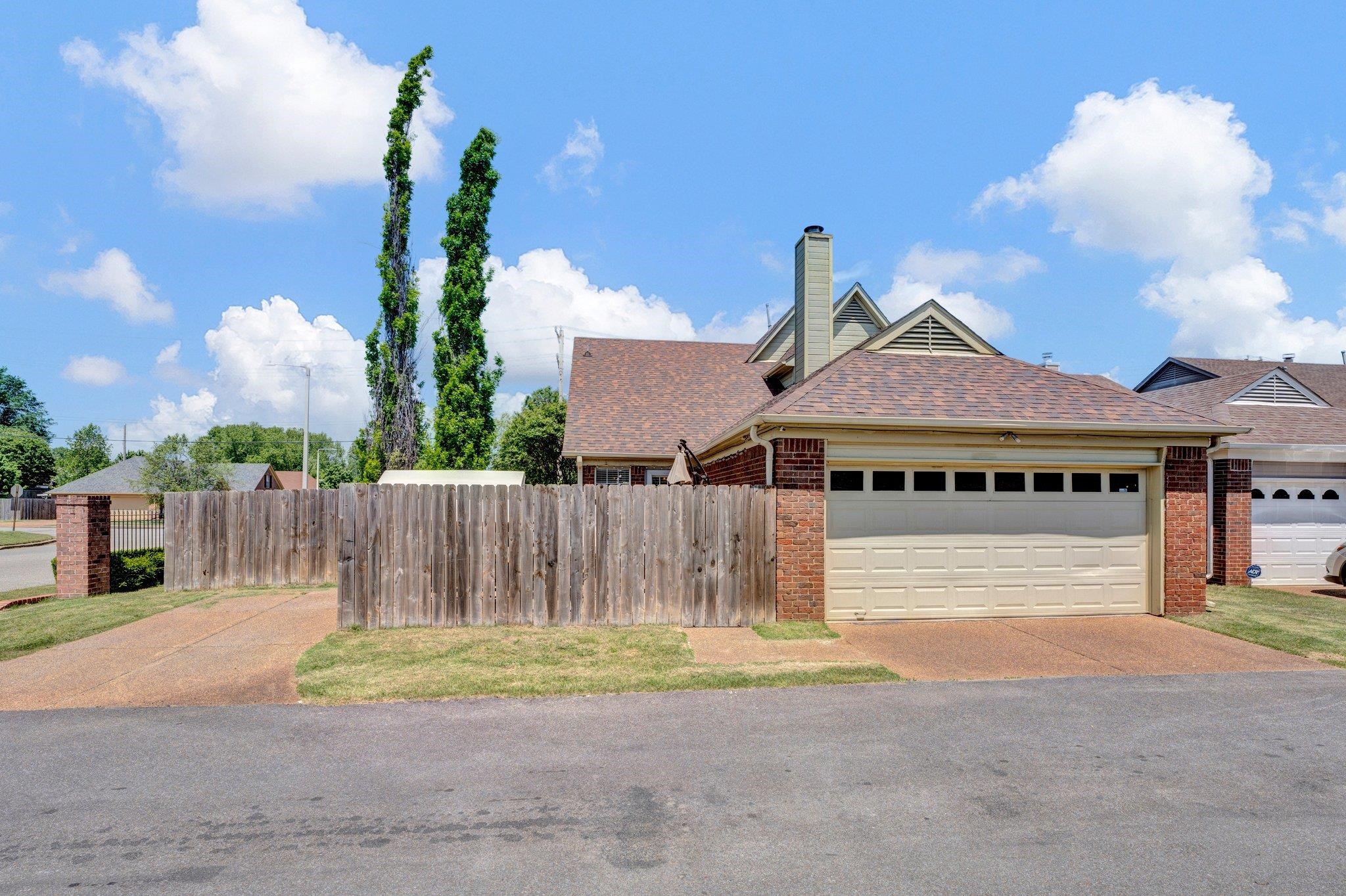 8641 OVERCUP OAKS DR