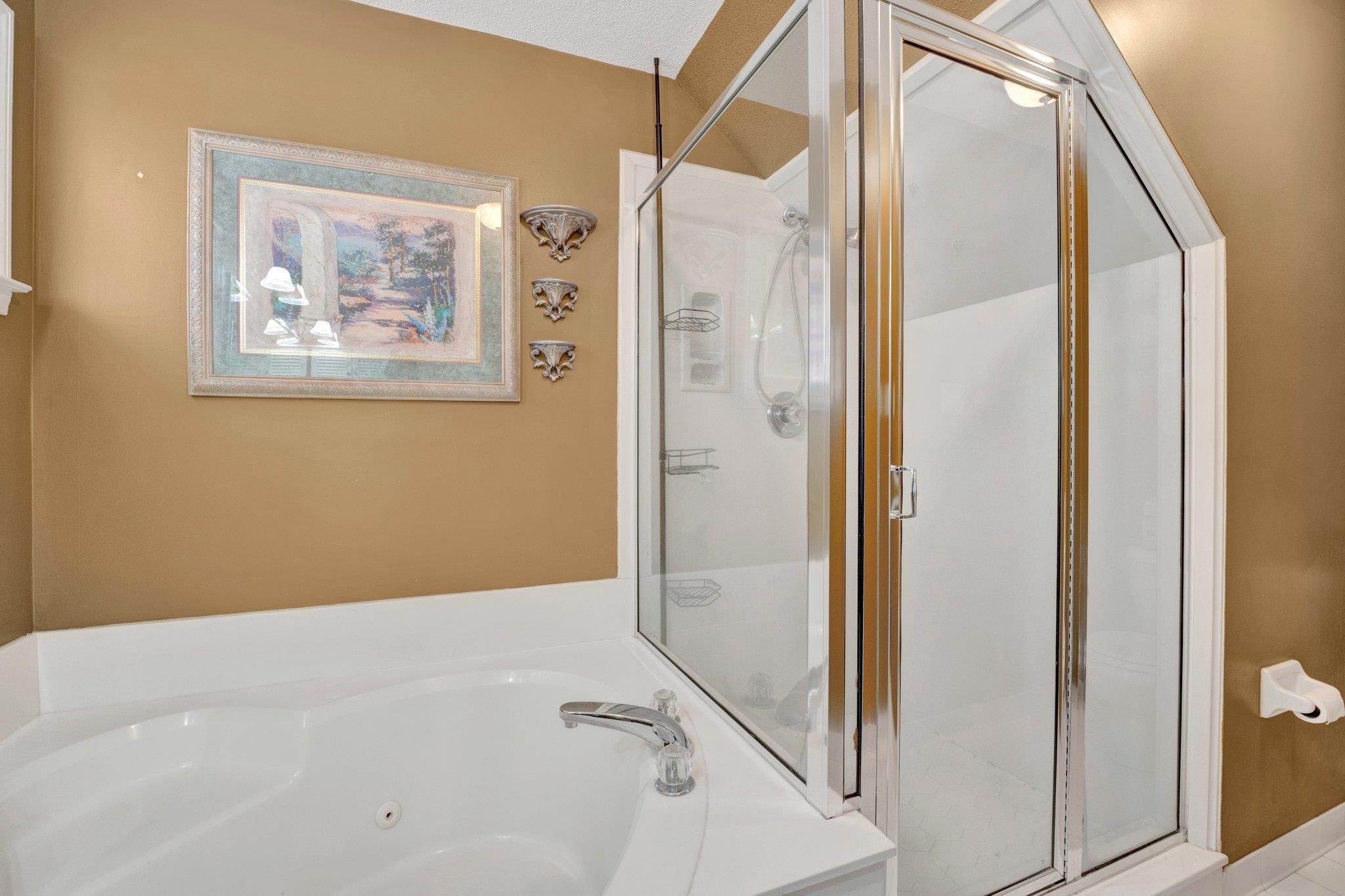 8641 OVERCUP OAKS DR