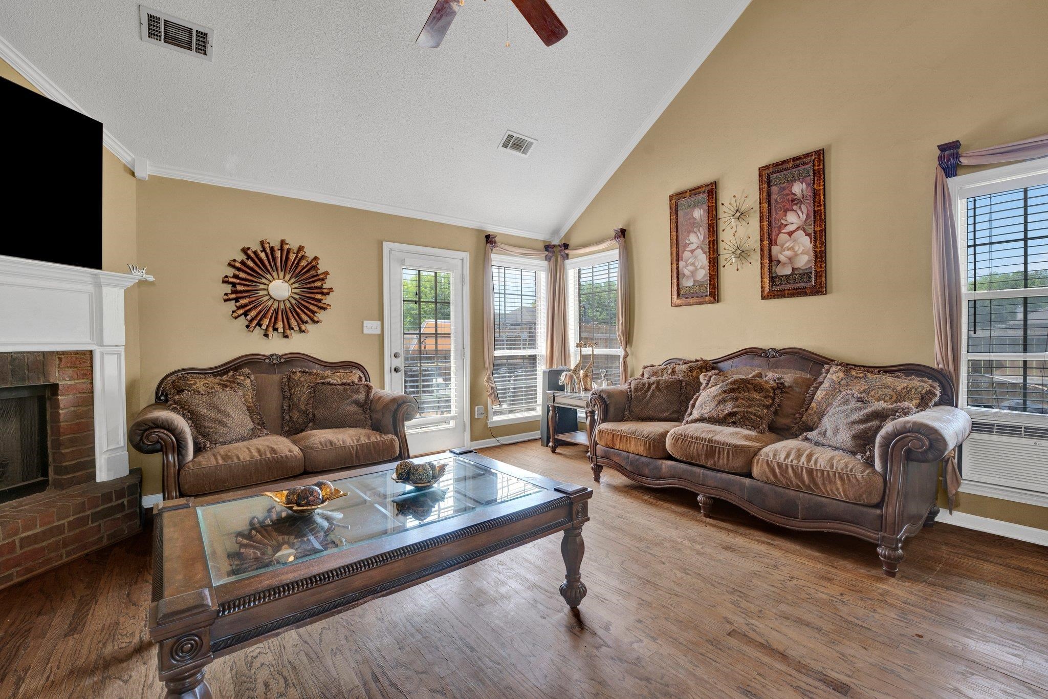 8641 OVERCUP OAKS DR