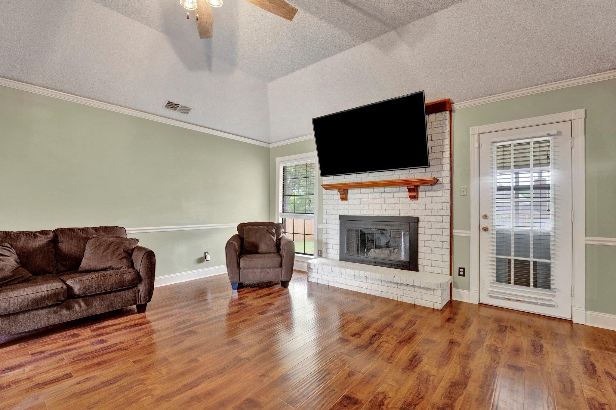 4100 MEADOW FIELD LN