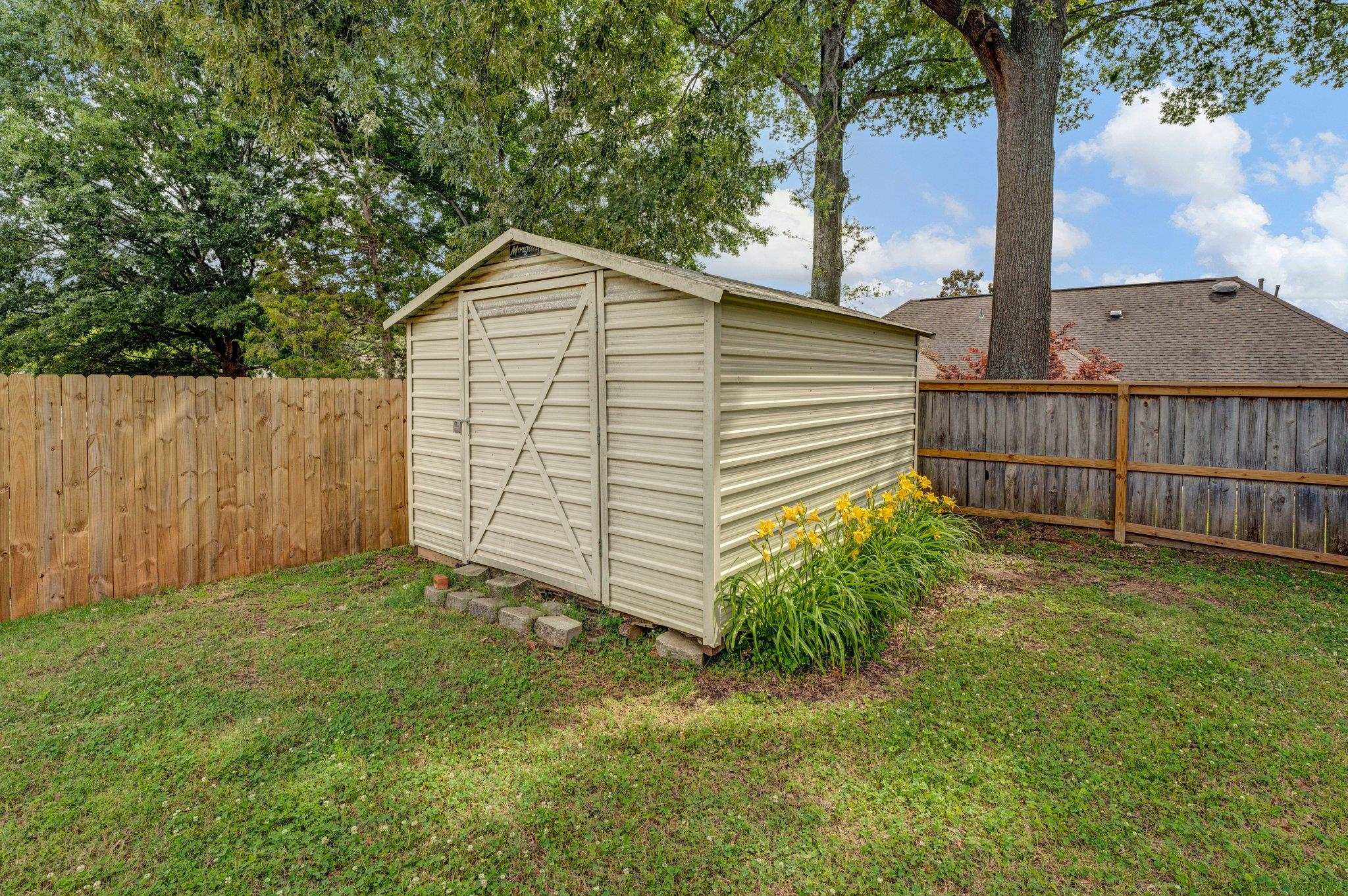 4100 MEADOW FIELD LN