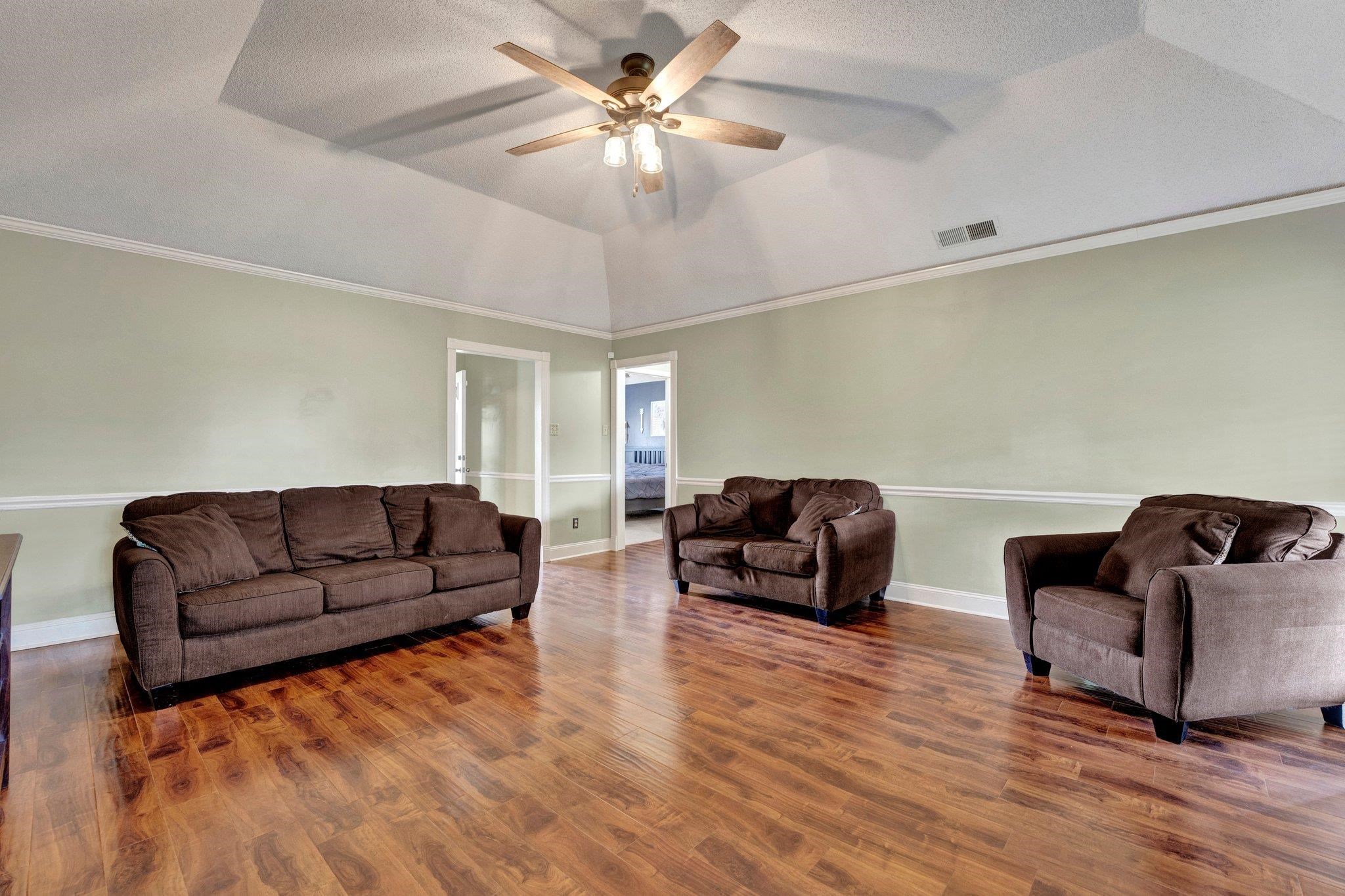 4100 MEADOW FIELD LN