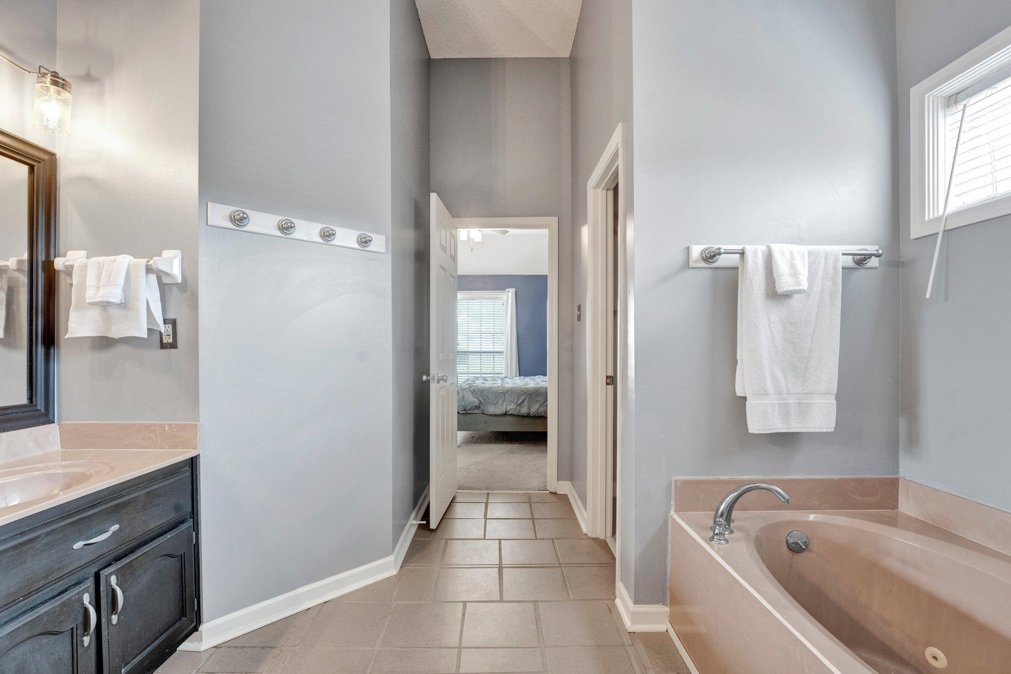 4100 MEADOW FIELD LN