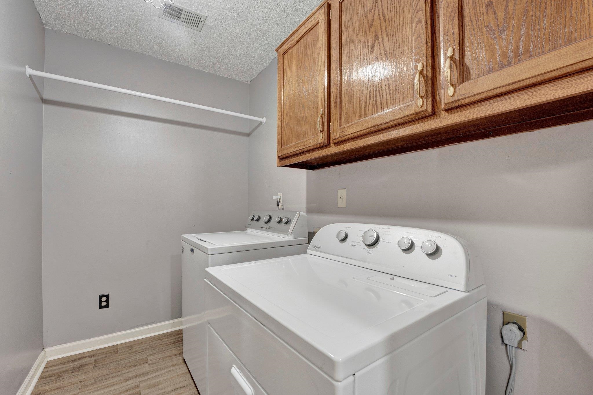 4100 MEADOW FIELD LN