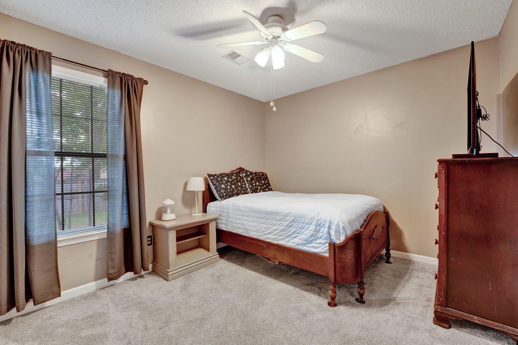 4100 MEADOW FIELD LN