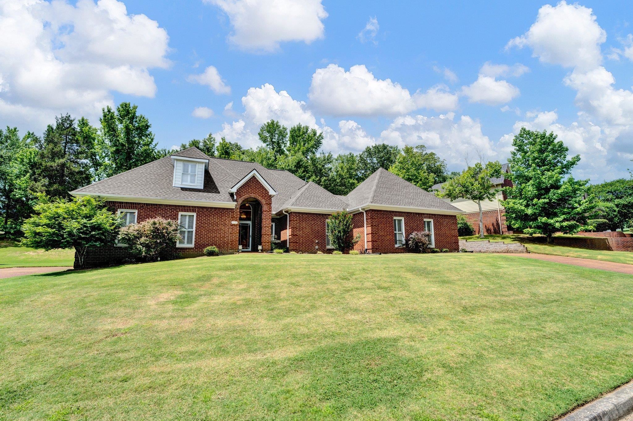 9135 WREN HILL DR