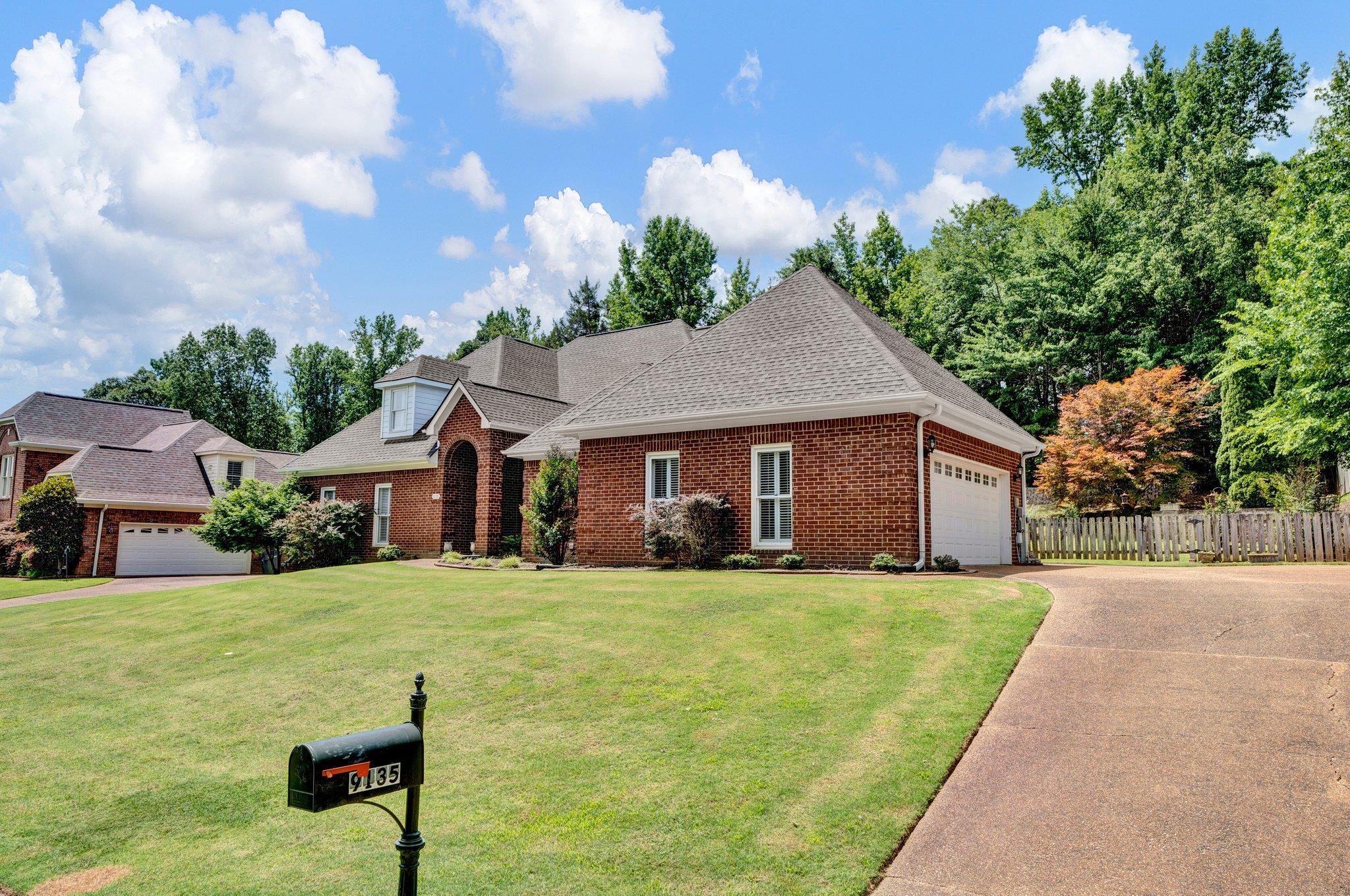 9135 WREN HILL DR