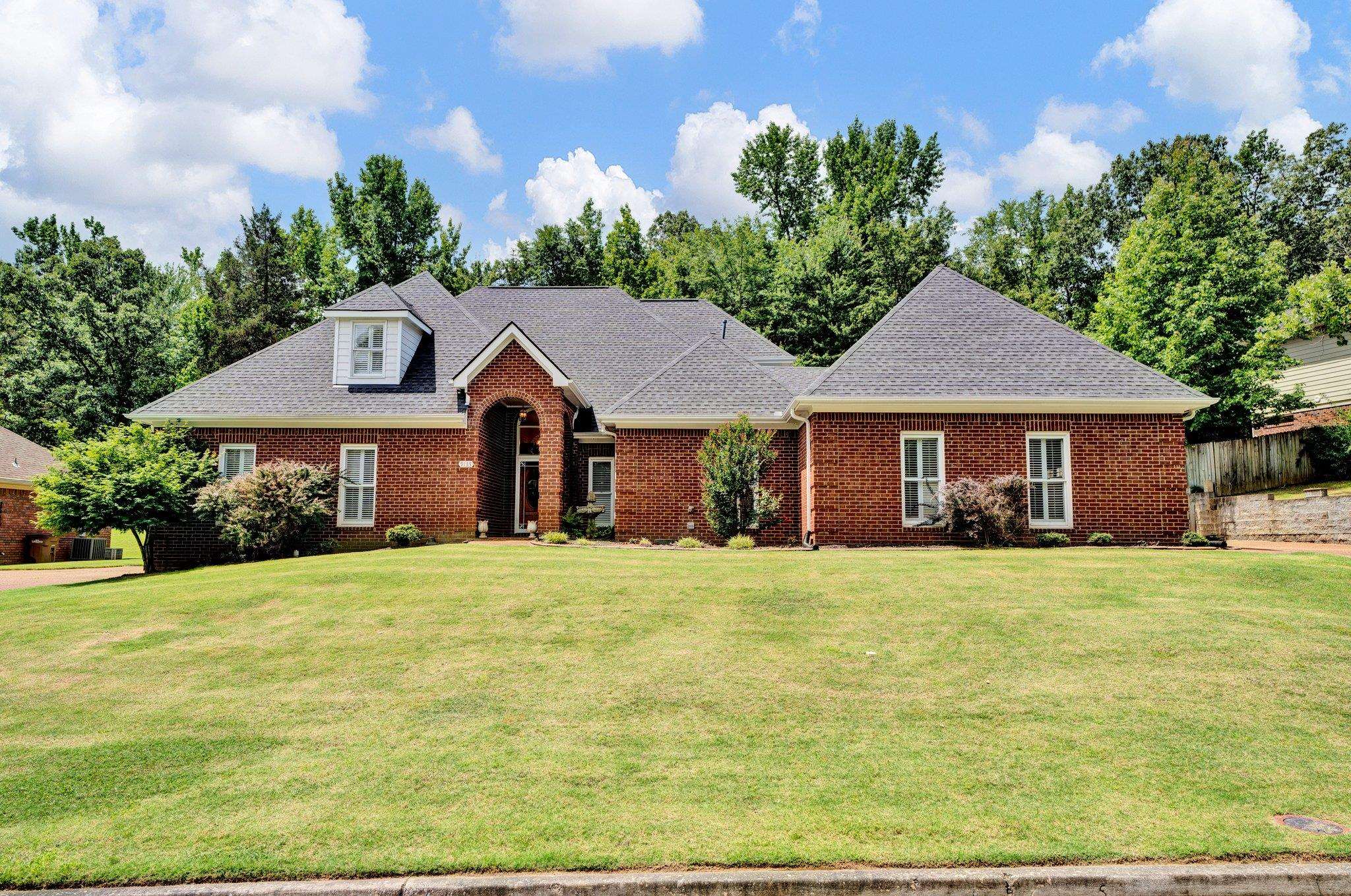 9135 WREN HILL DR