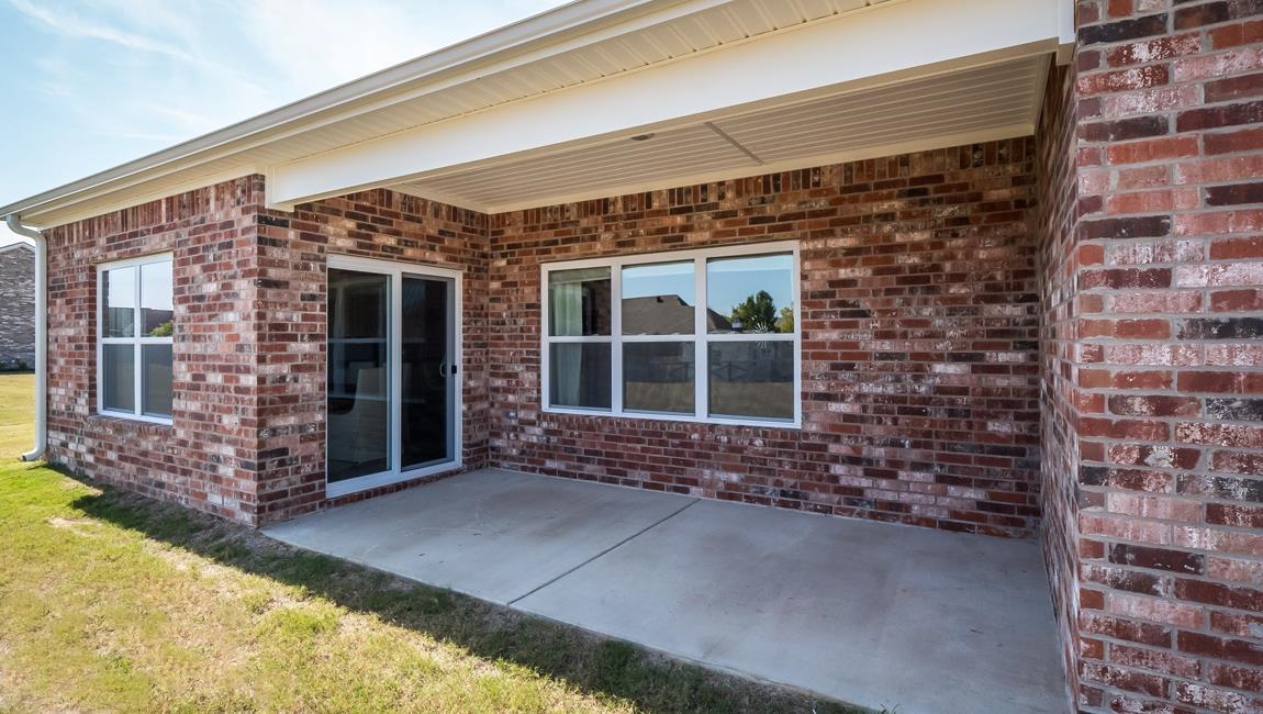 8011 HUNTINGTON HILL DR E Unit: Lot 223