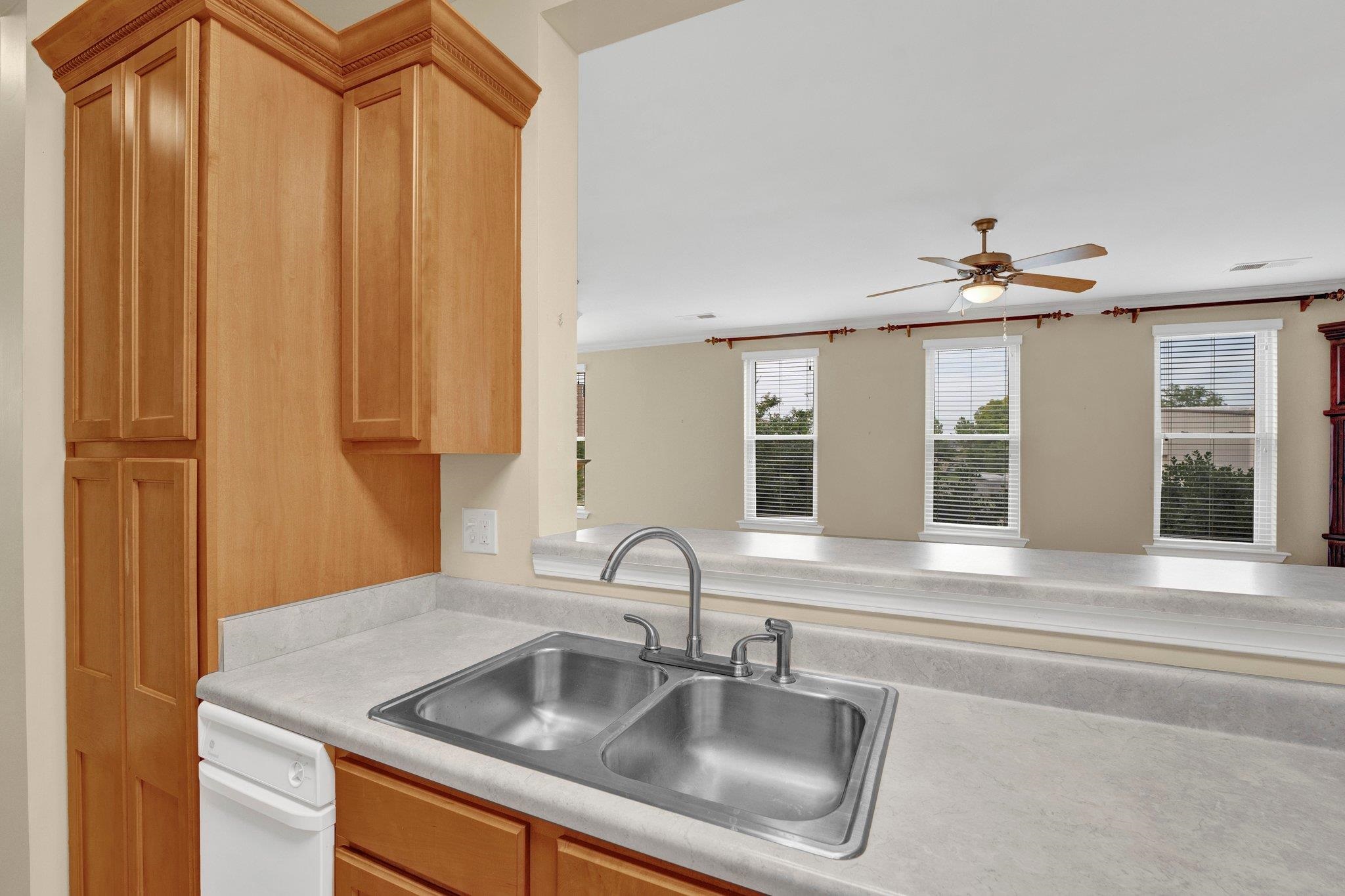 580 S MAIN ST Unit: 203