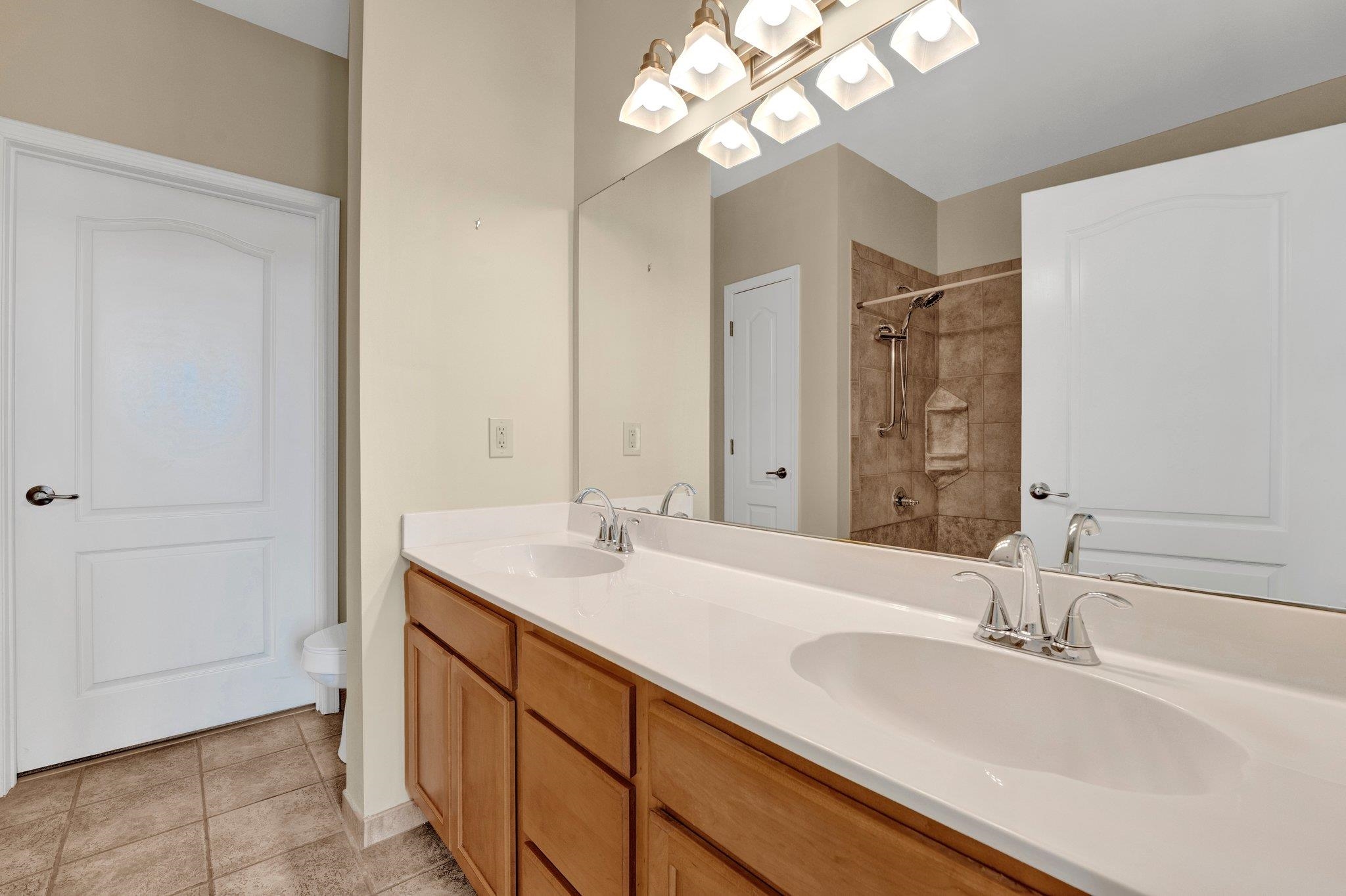 580 S MAIN ST Unit: 203