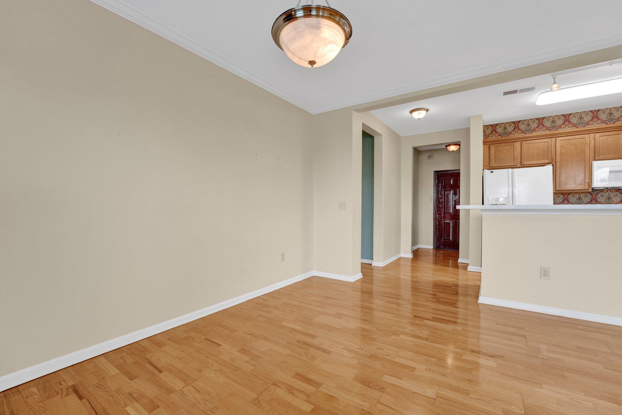 580 S MAIN ST Unit: 203