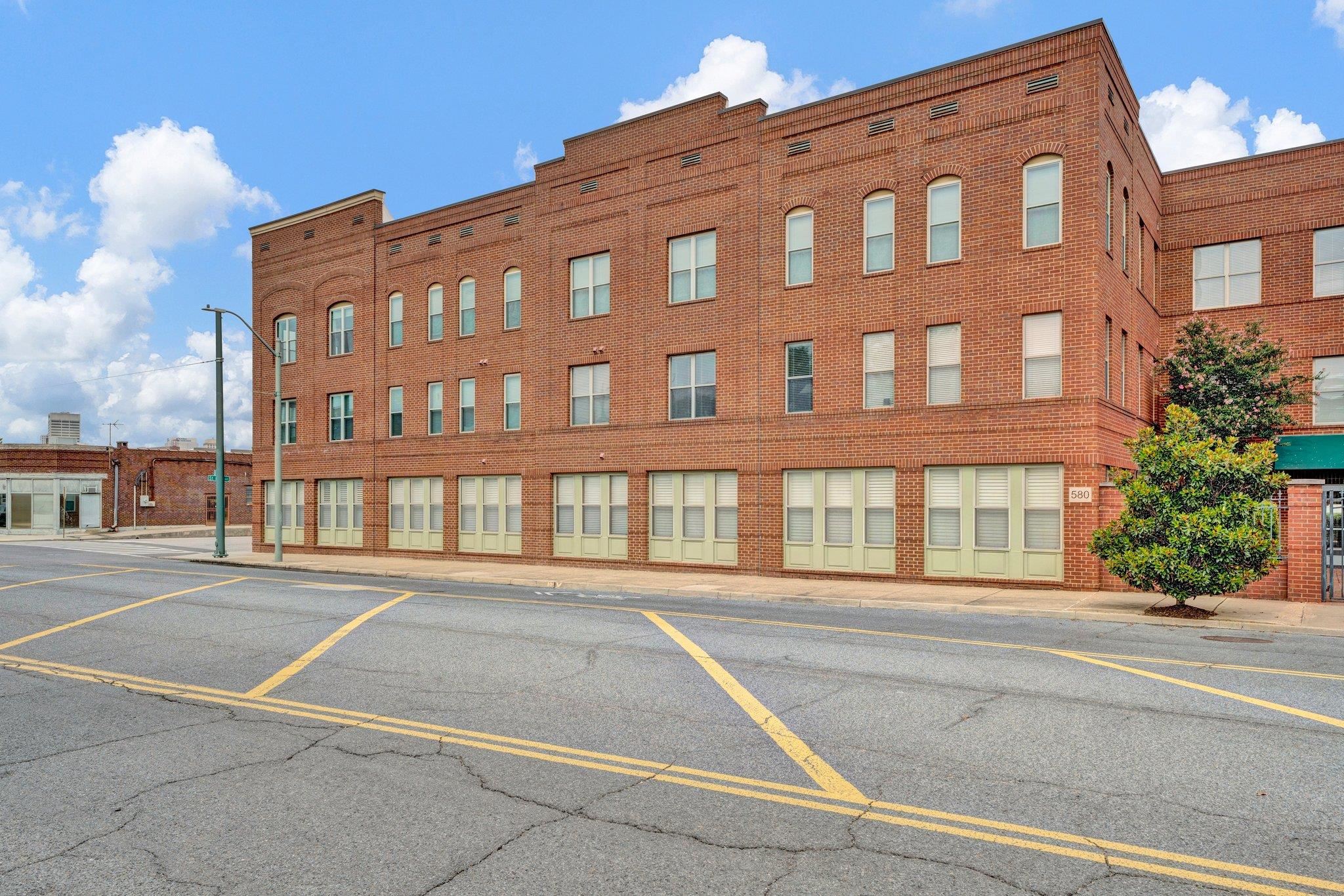 580 S MAIN ST Unit: 203