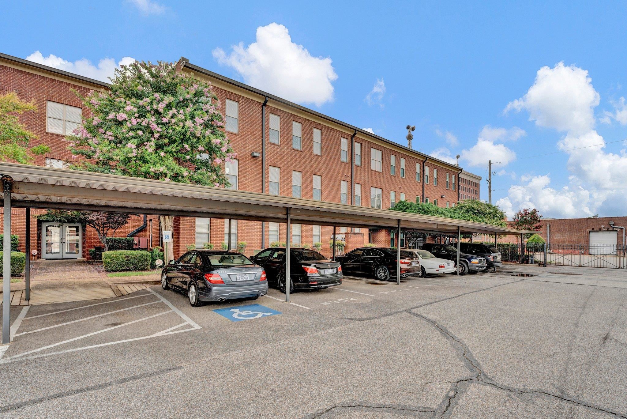 580 S MAIN ST Unit: 203