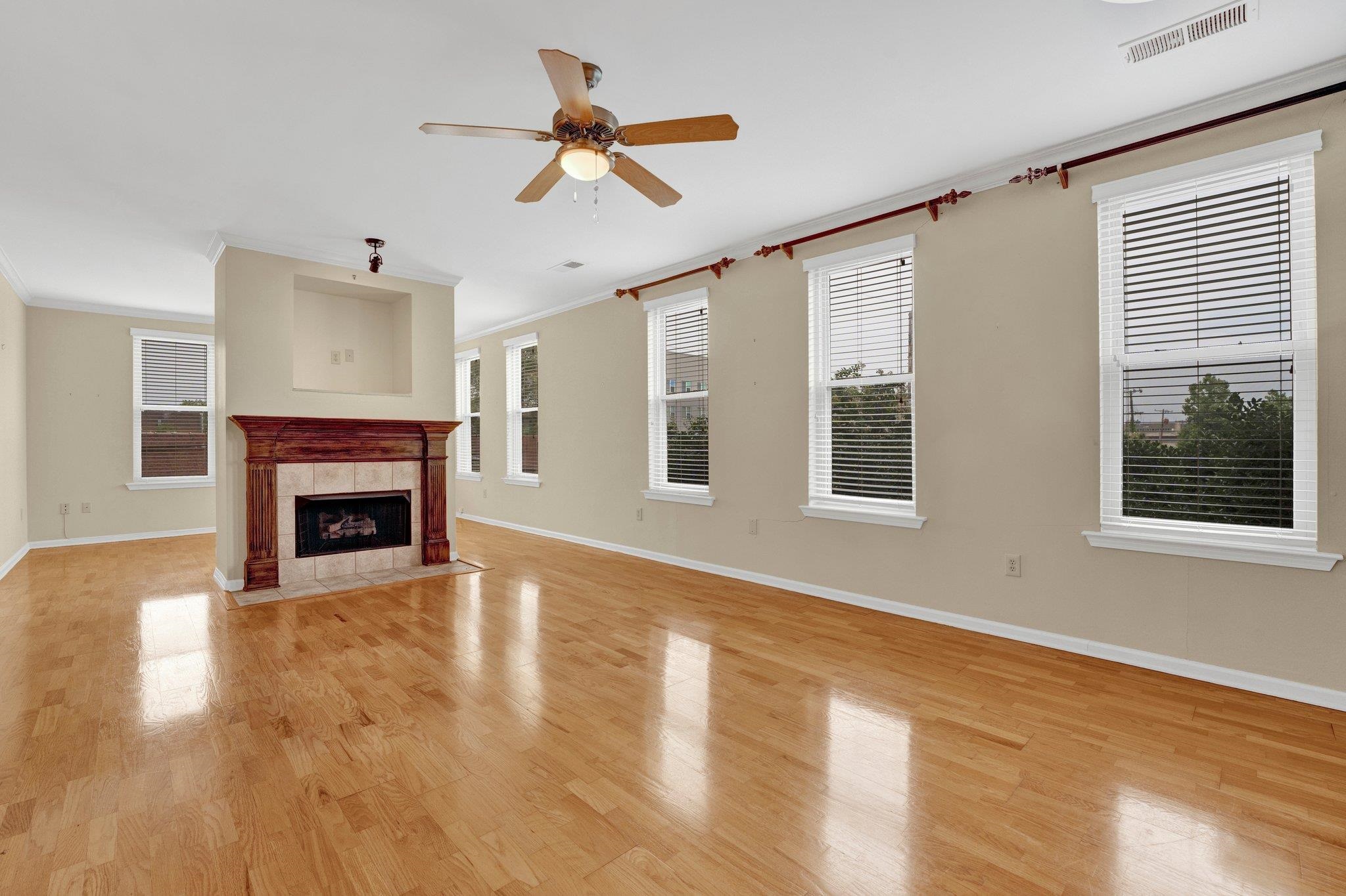 580 S MAIN ST Unit: 203