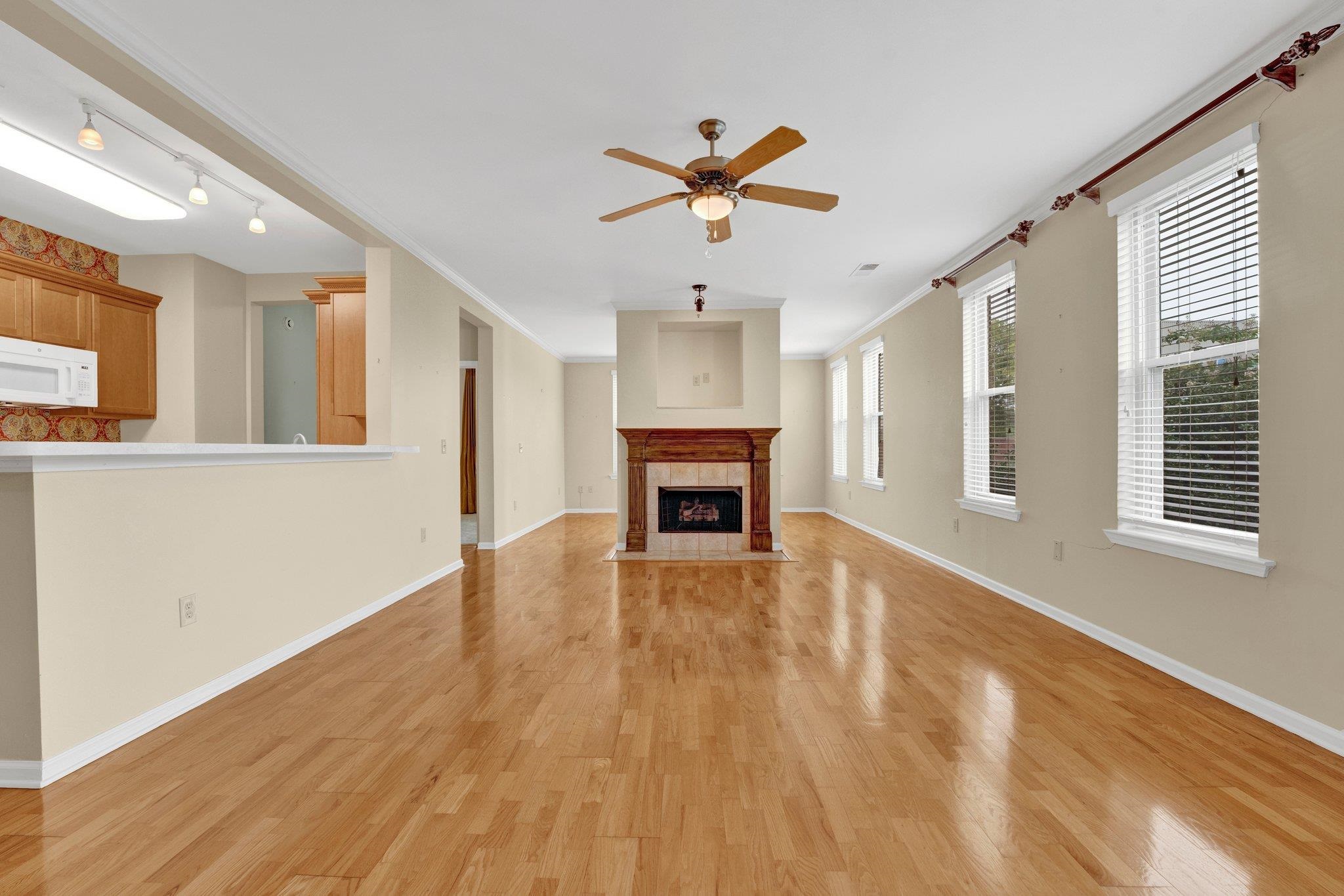 580 S MAIN ST Unit: 203