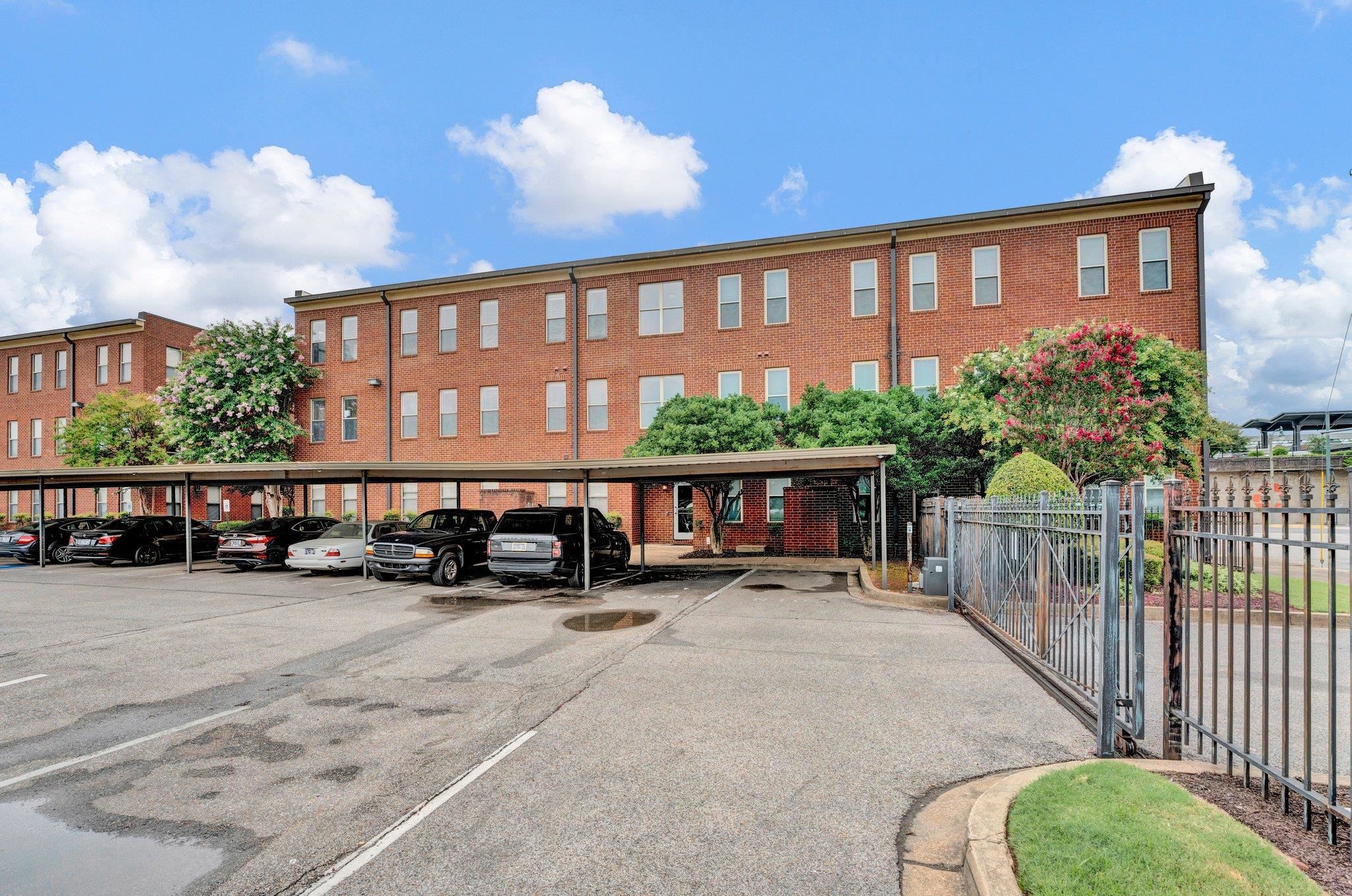 580 S MAIN ST Unit: 203