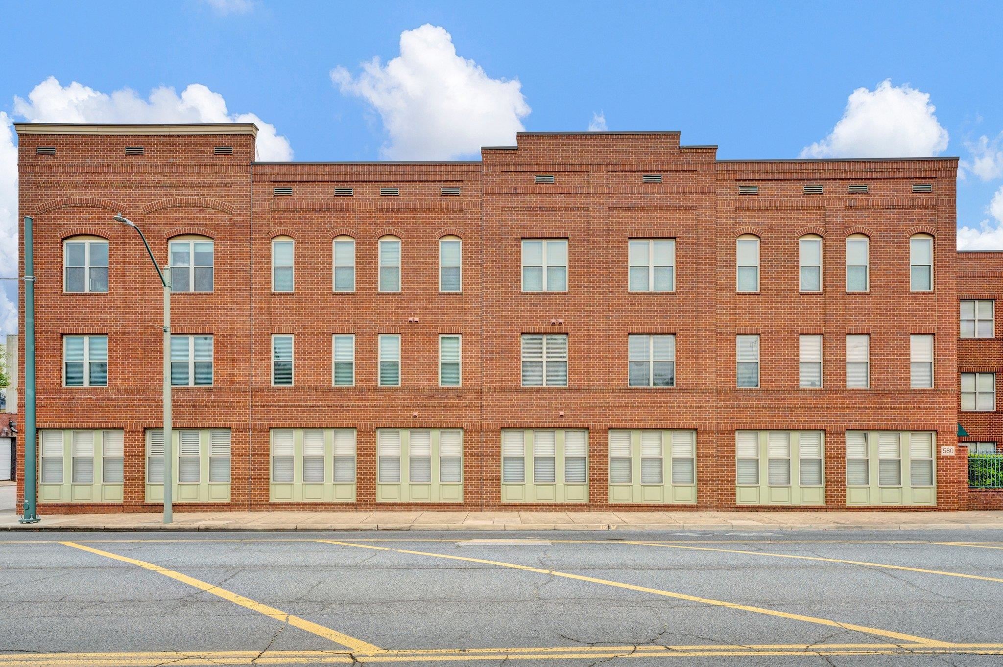 580 S MAIN ST Unit: 203