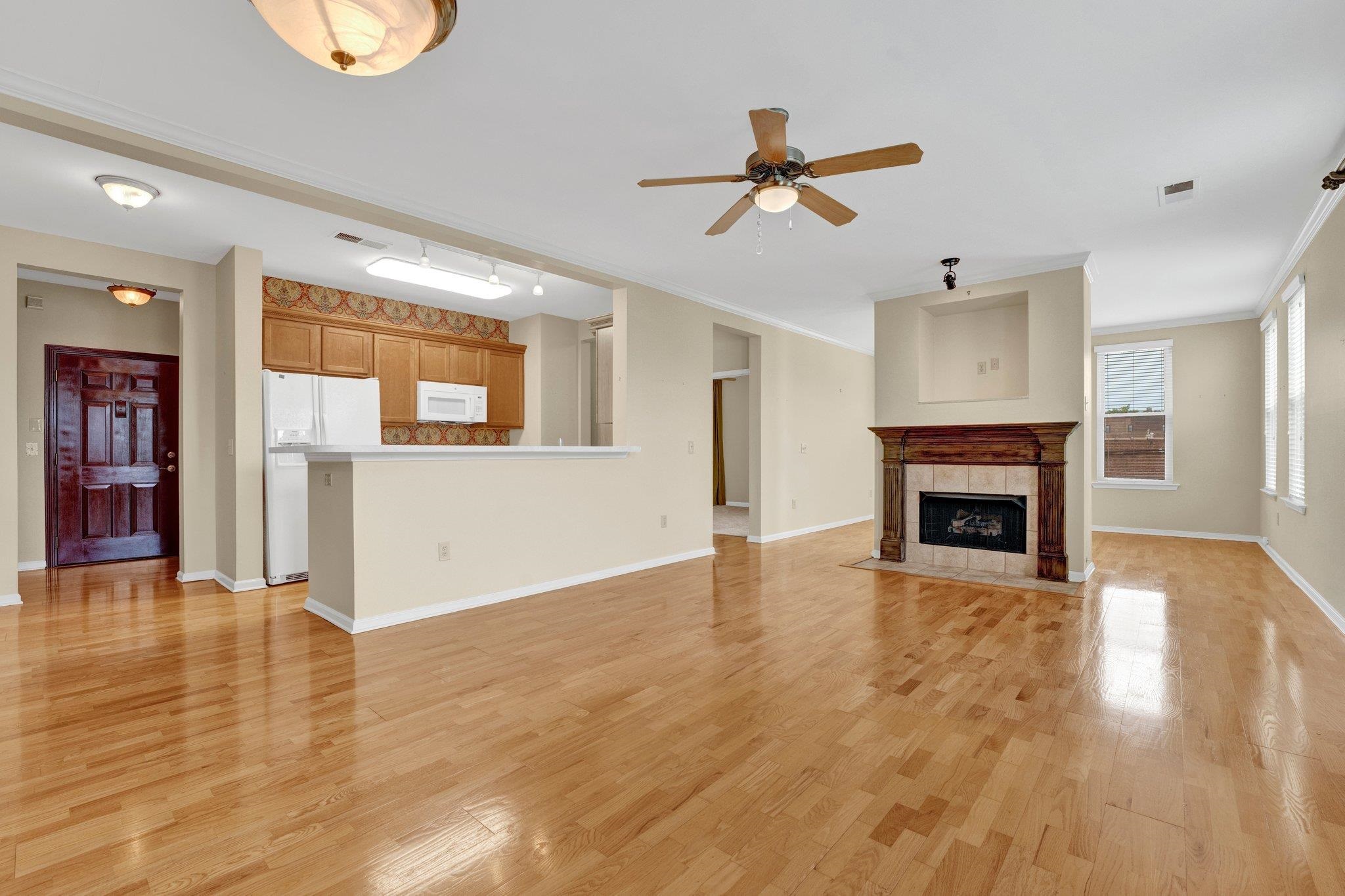 580 S MAIN ST Unit: 203