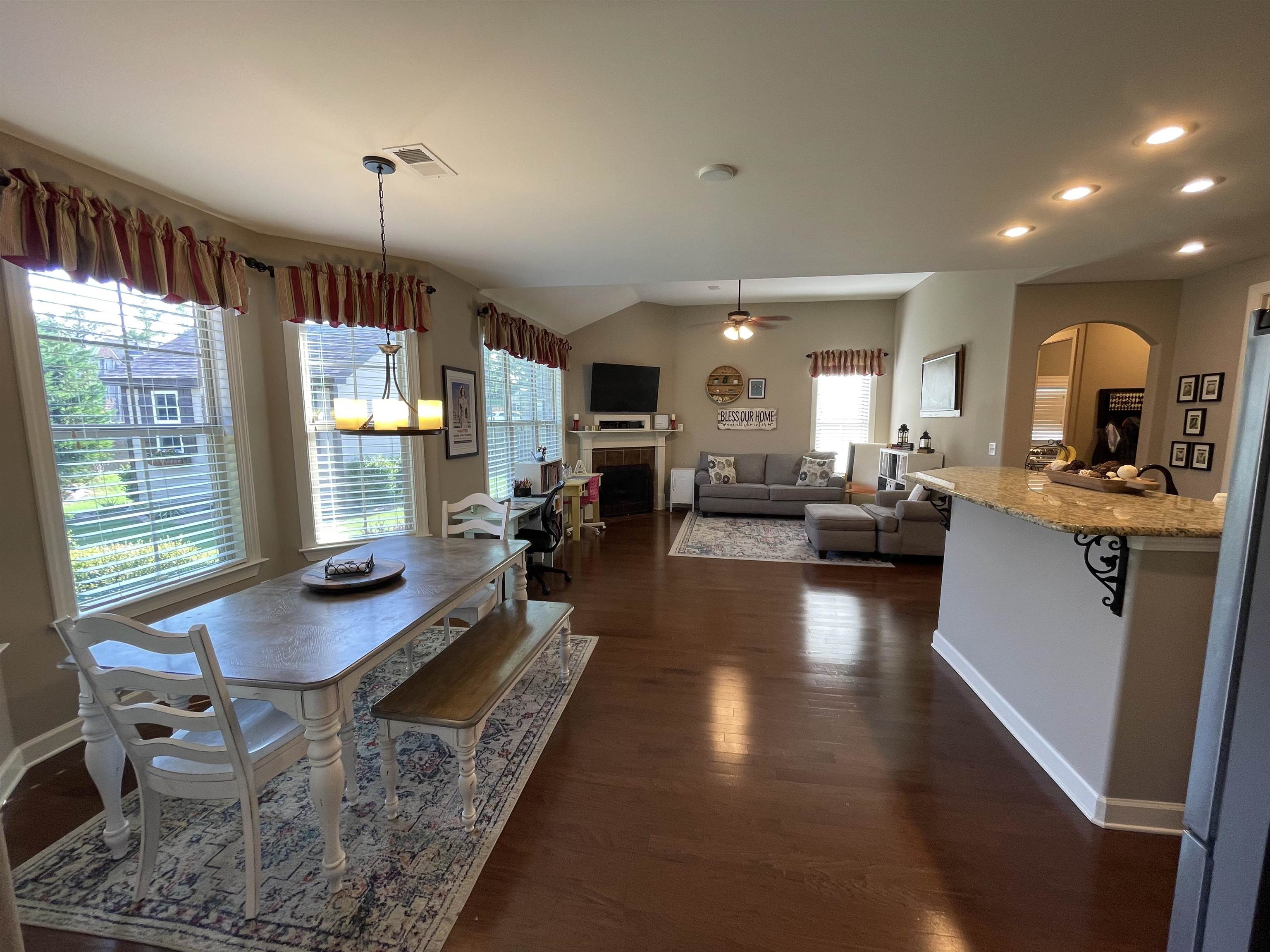 8339 HUNTERS HOLLOW CV