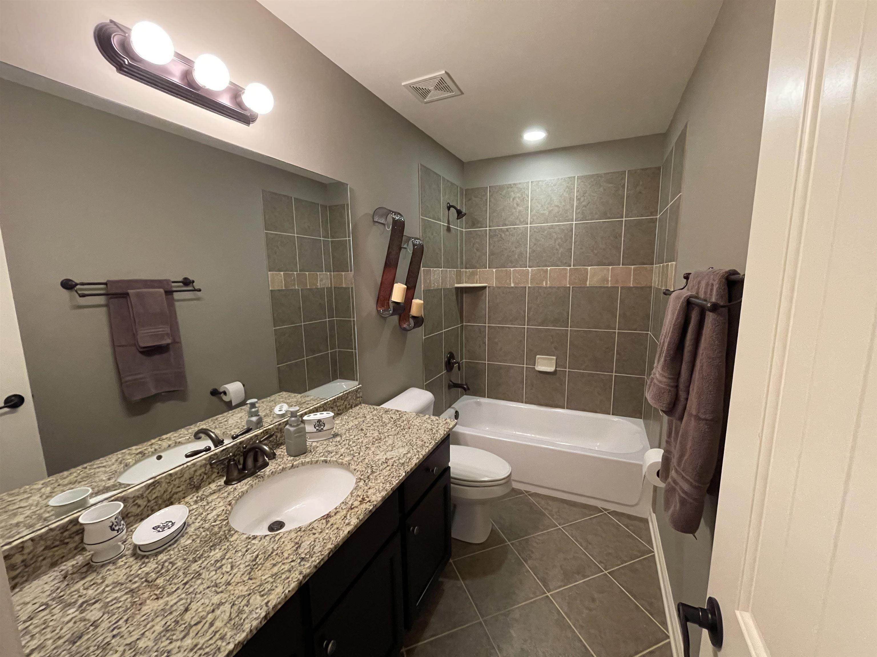 8339 HUNTERS HOLLOW CV