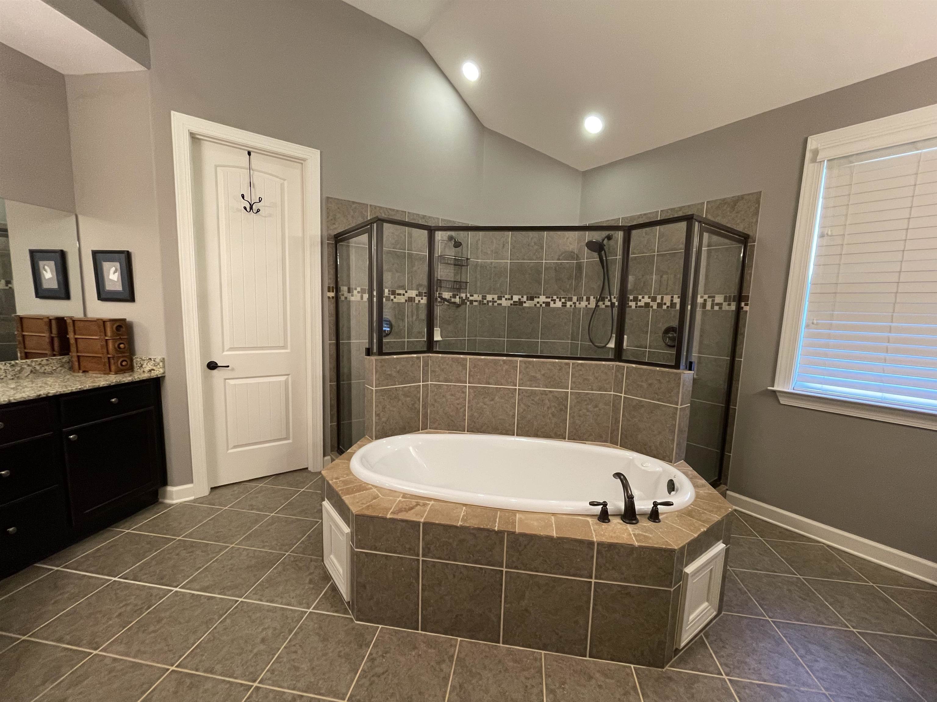 8339 HUNTERS HOLLOW CV