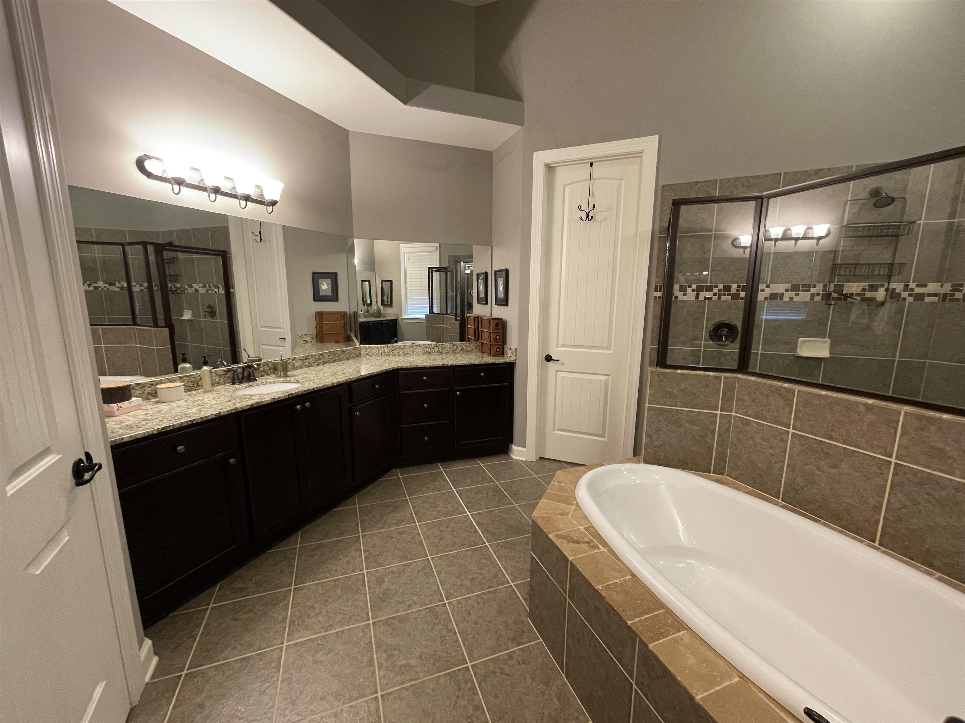 8339 HUNTERS HOLLOW CV