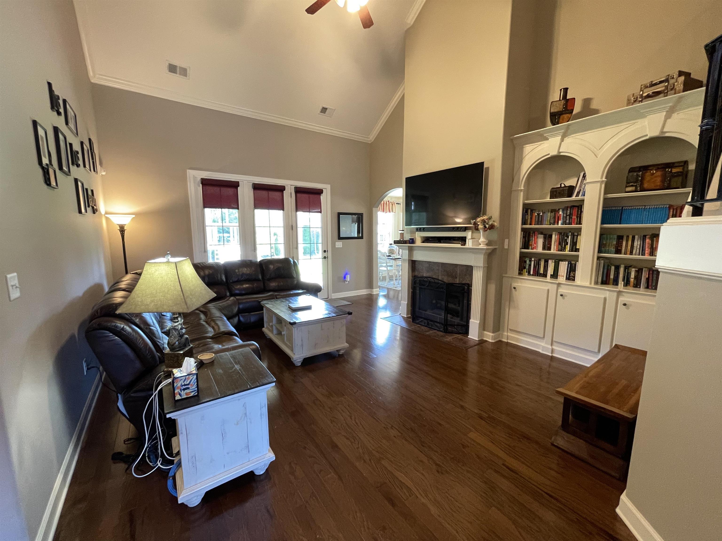 8339 HUNTERS HOLLOW CV