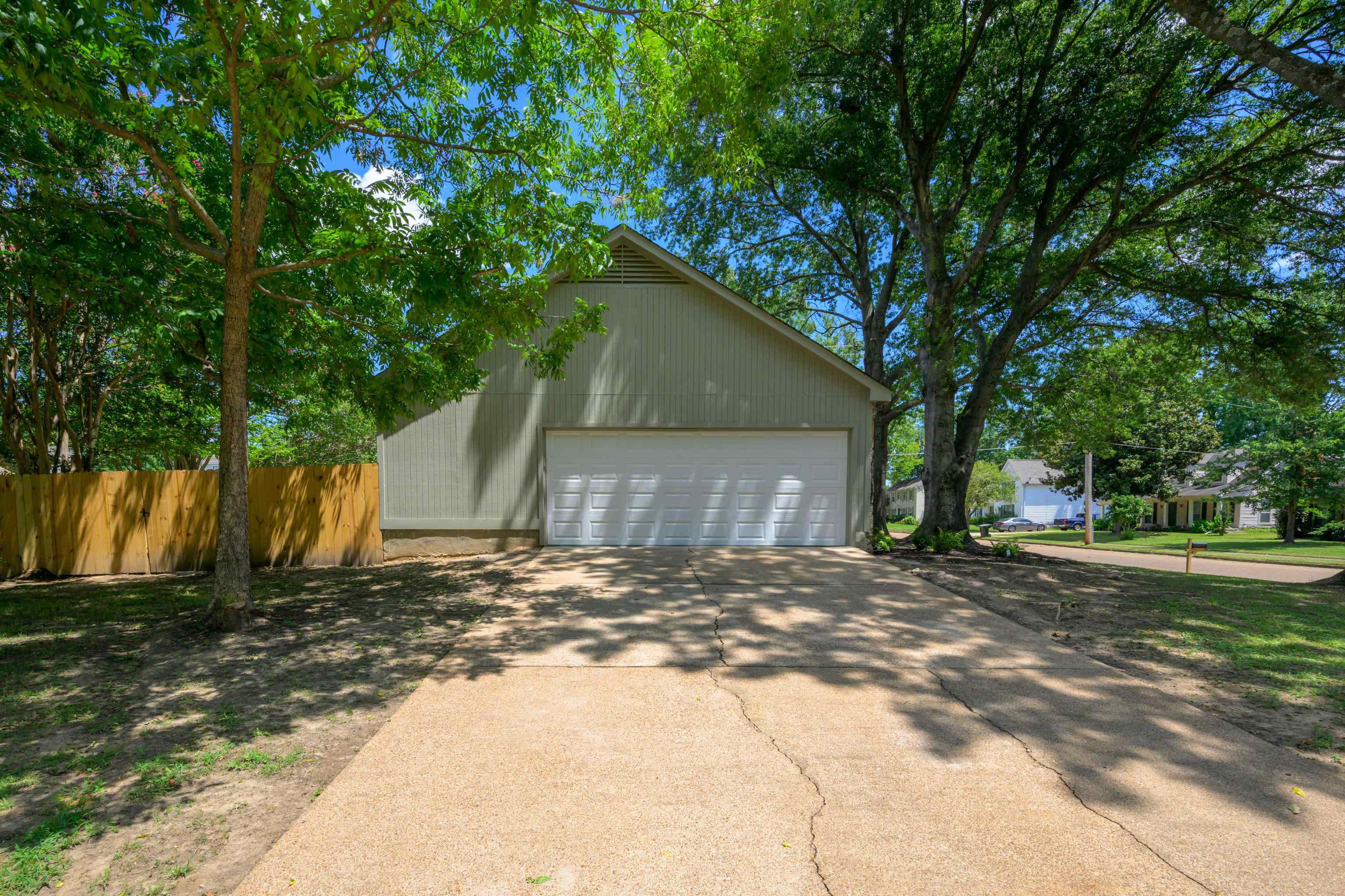 5626 GROVE RD