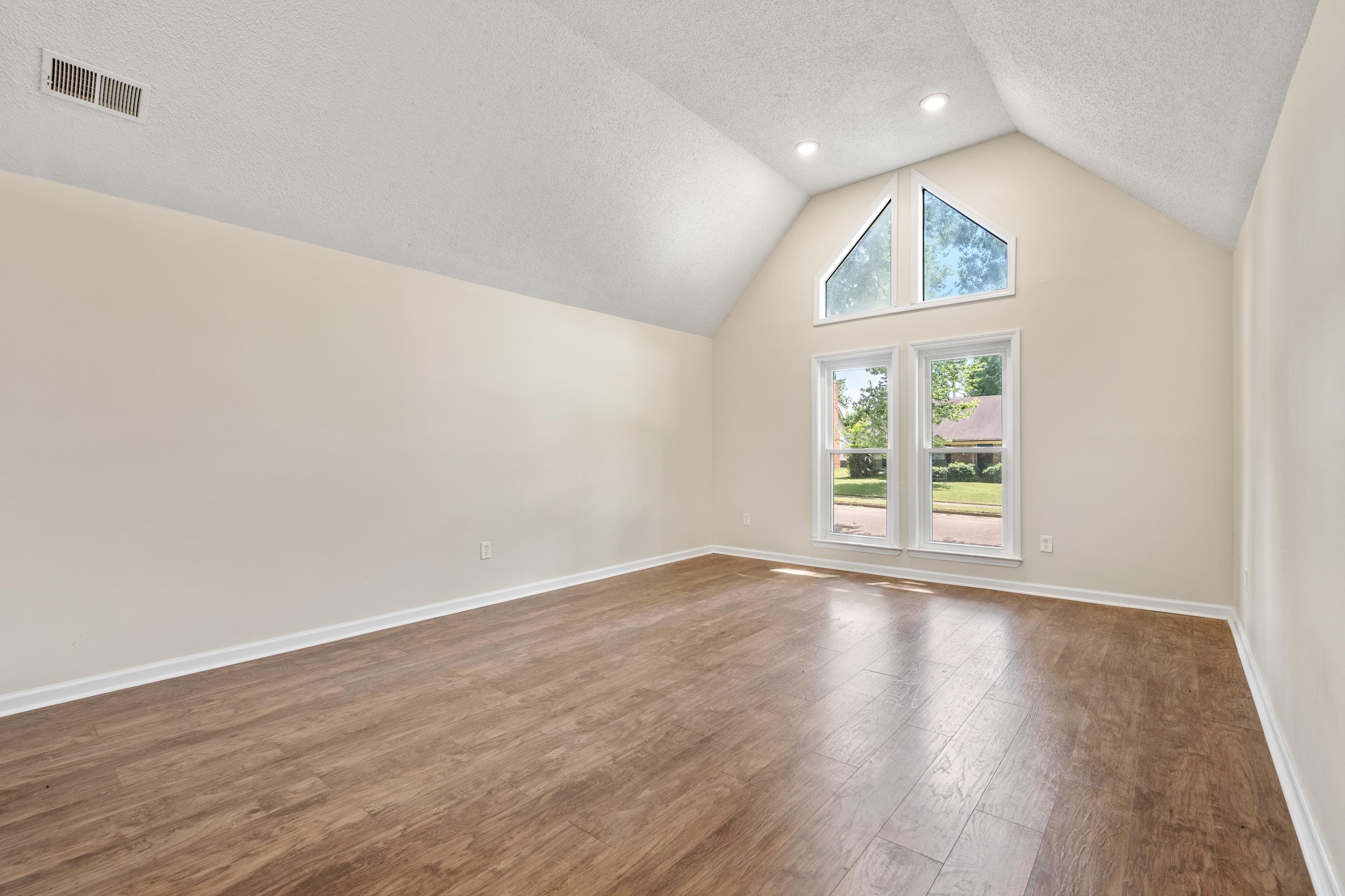 5626 GROVE RD