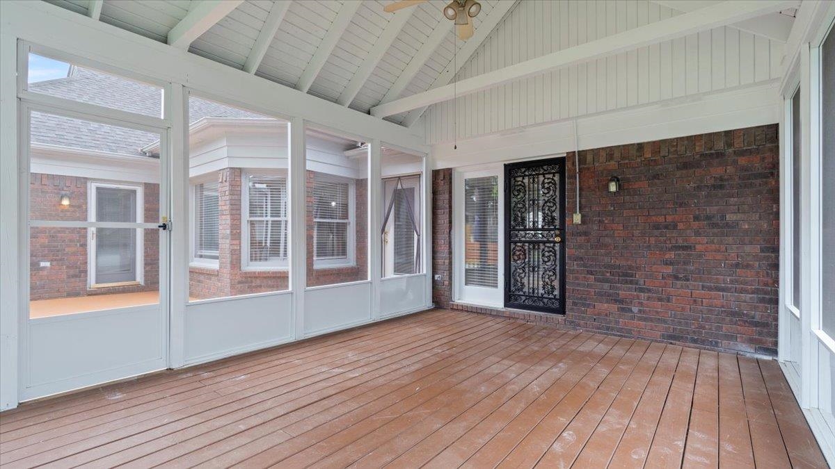 2668 MORNING WOODS DR