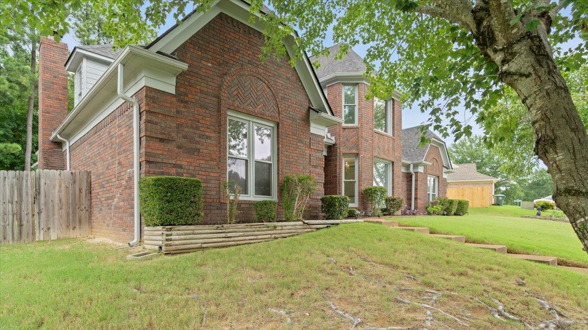 2668 MORNING WOODS DR