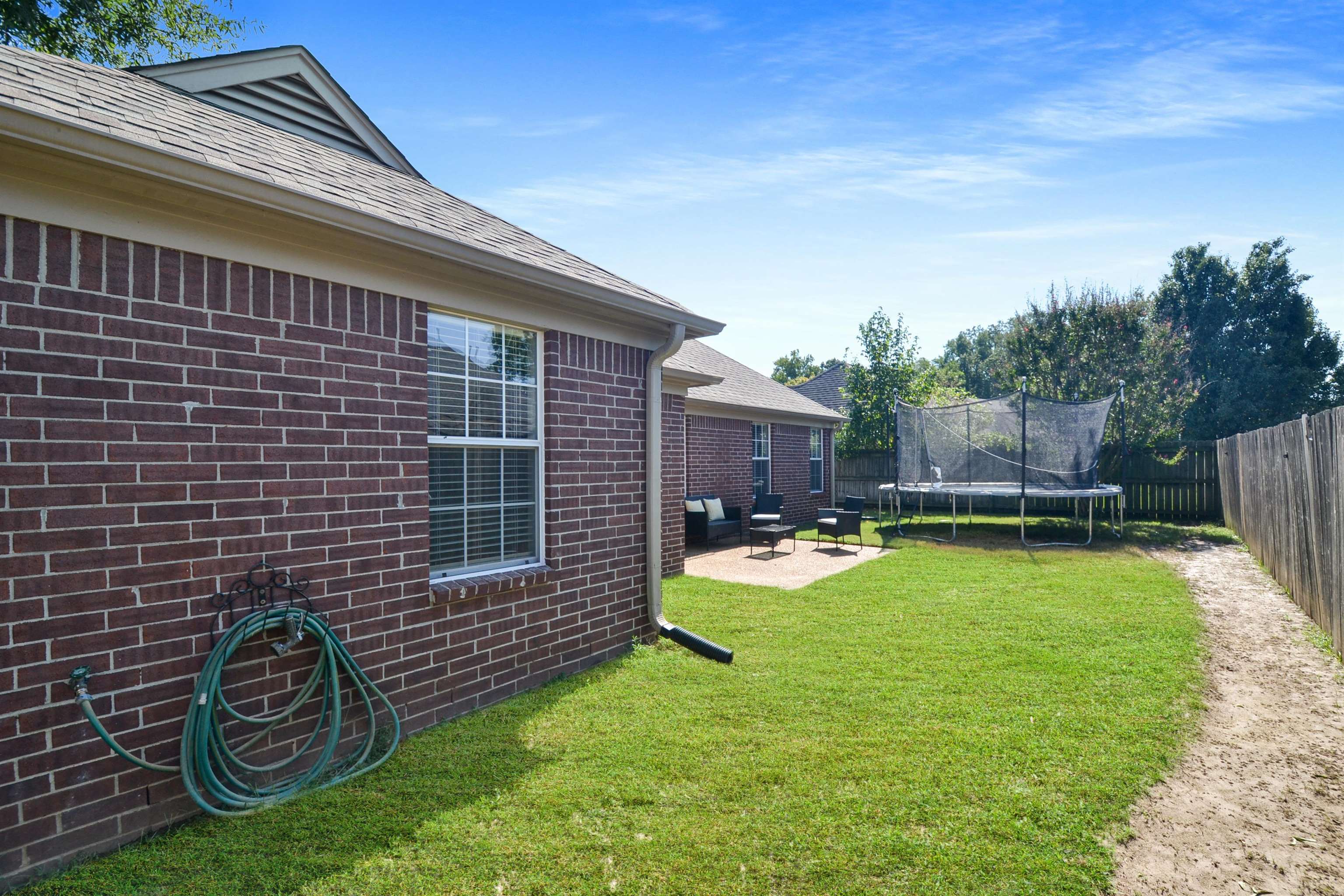 11810 VILLAGE CENTER ST