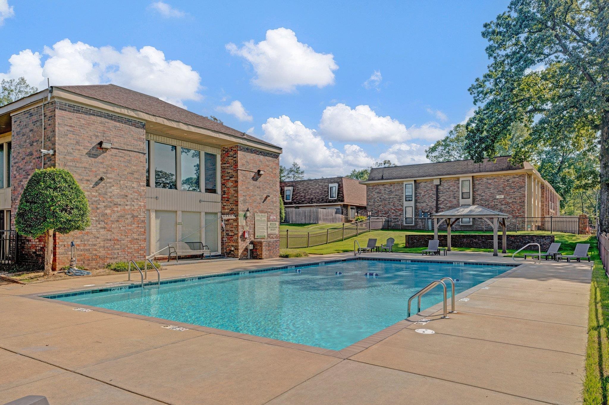 6573 POPLAR AVE Unit: 1