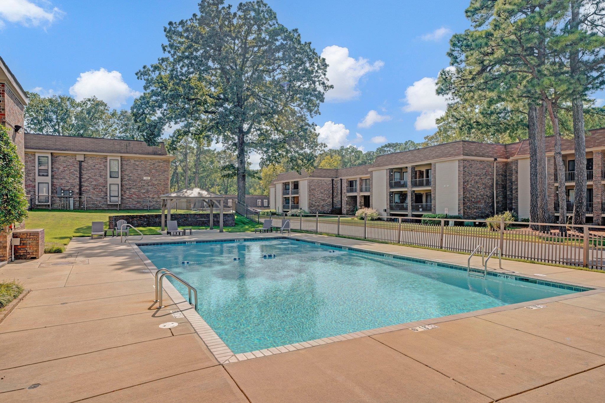 6573 POPLAR AVE Unit: 1