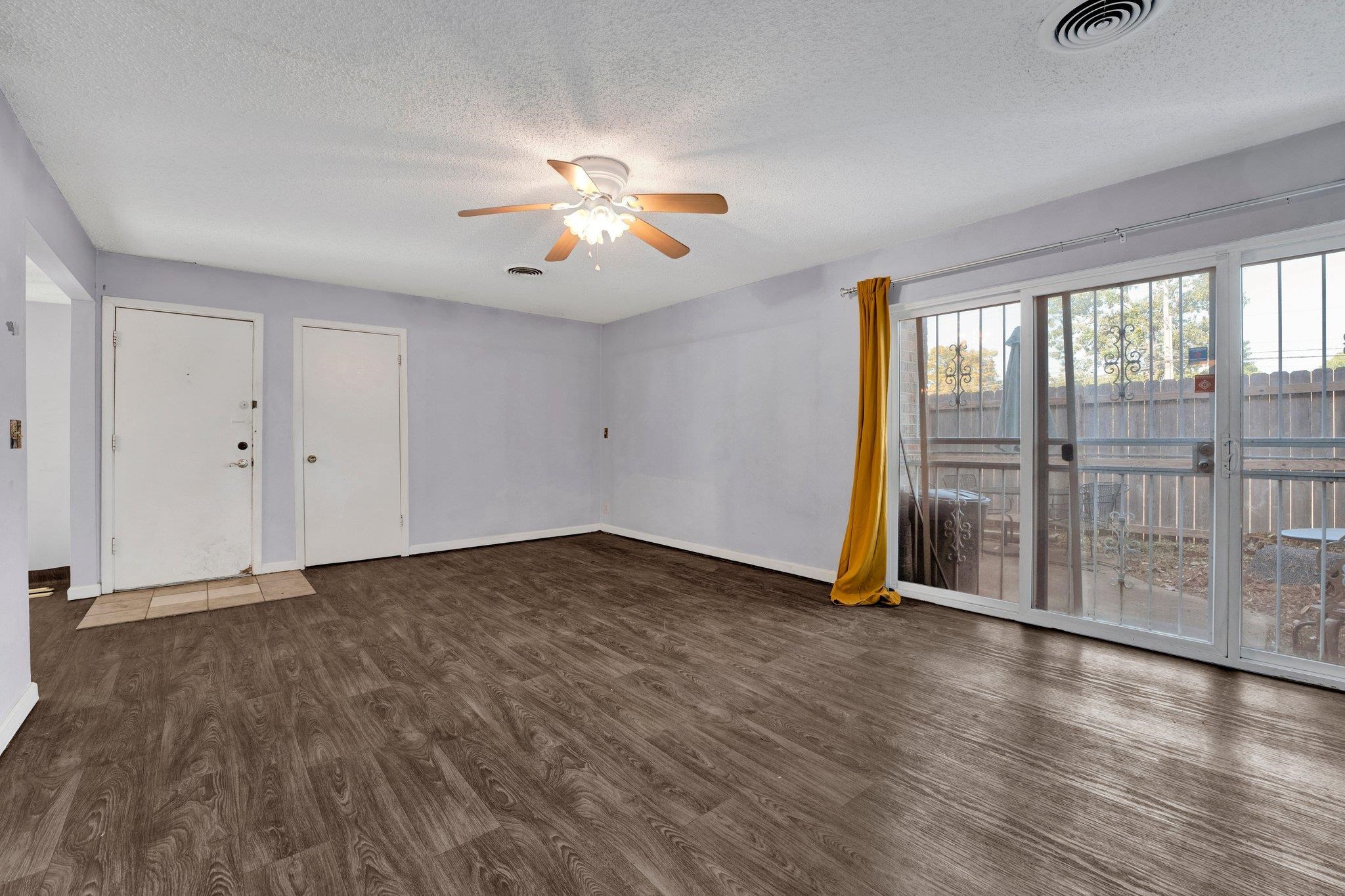 6573 POPLAR AVE Unit: 1