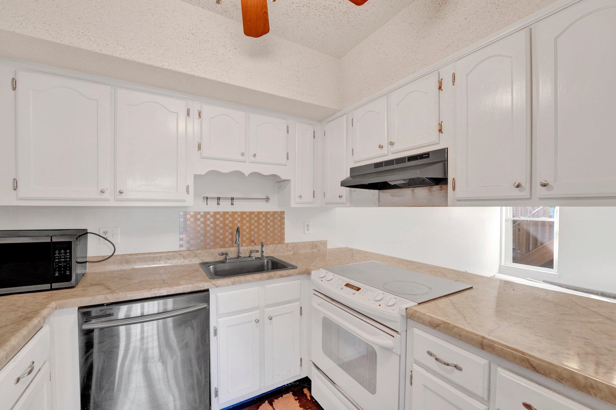 6573 POPLAR AVE Unit: 1