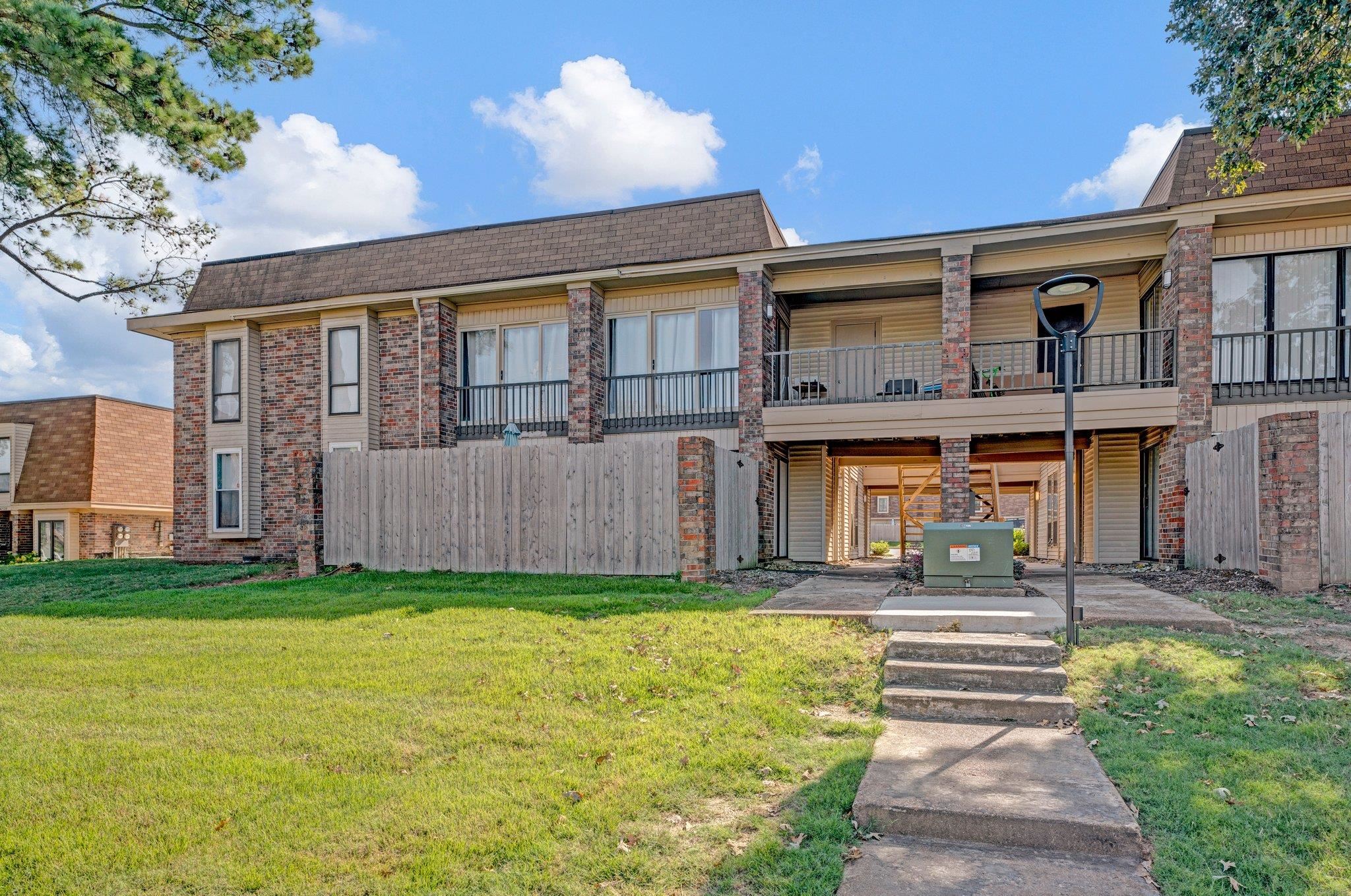 6573 POPLAR AVE Unit: 1