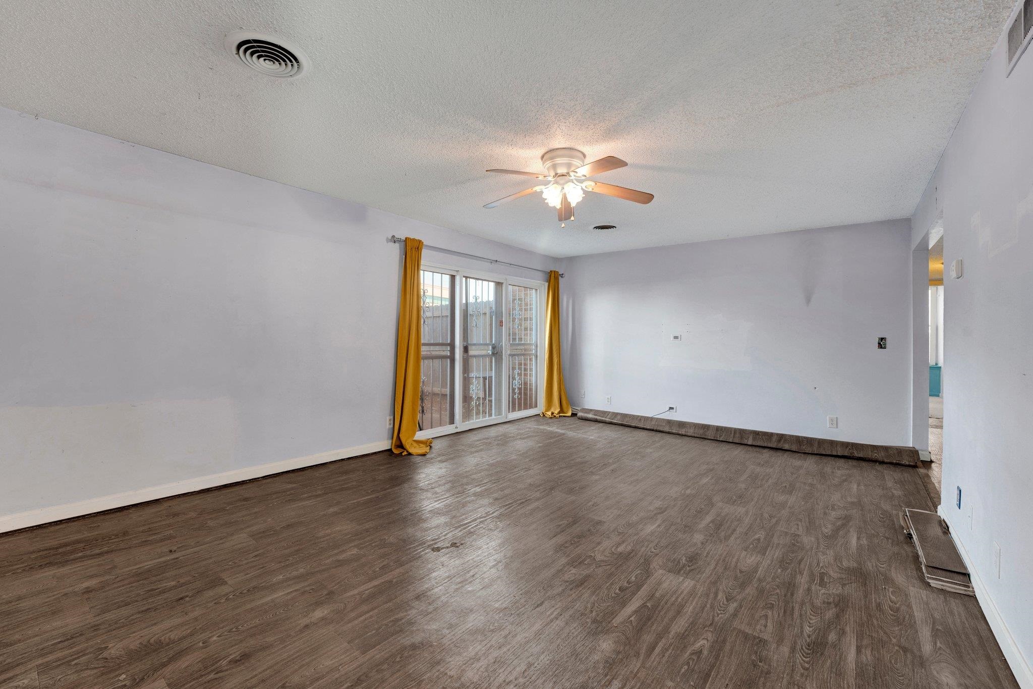 6573 POPLAR AVE Unit: 1