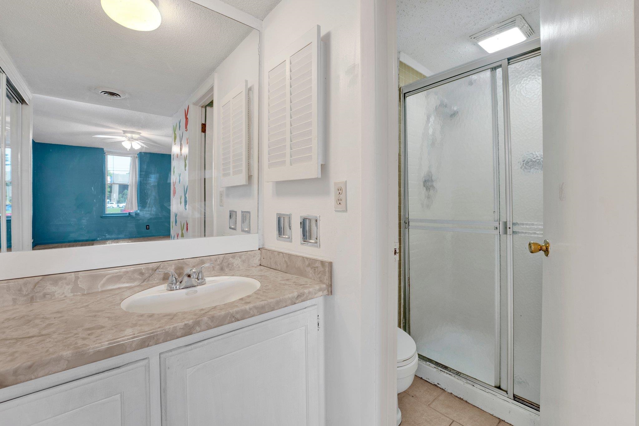 6573 POPLAR AVE Unit: 1