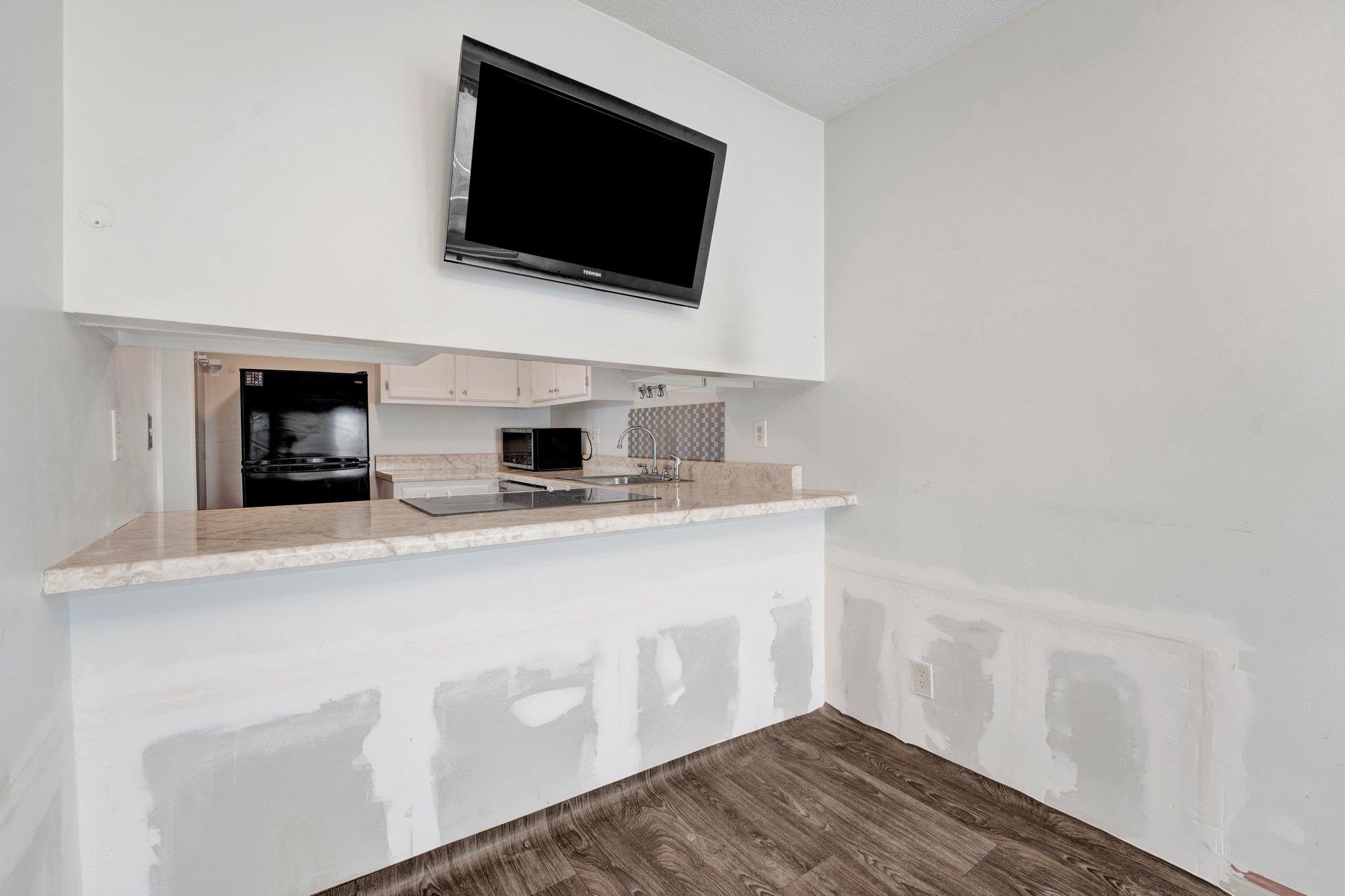 6573 POPLAR AVE Unit: 1