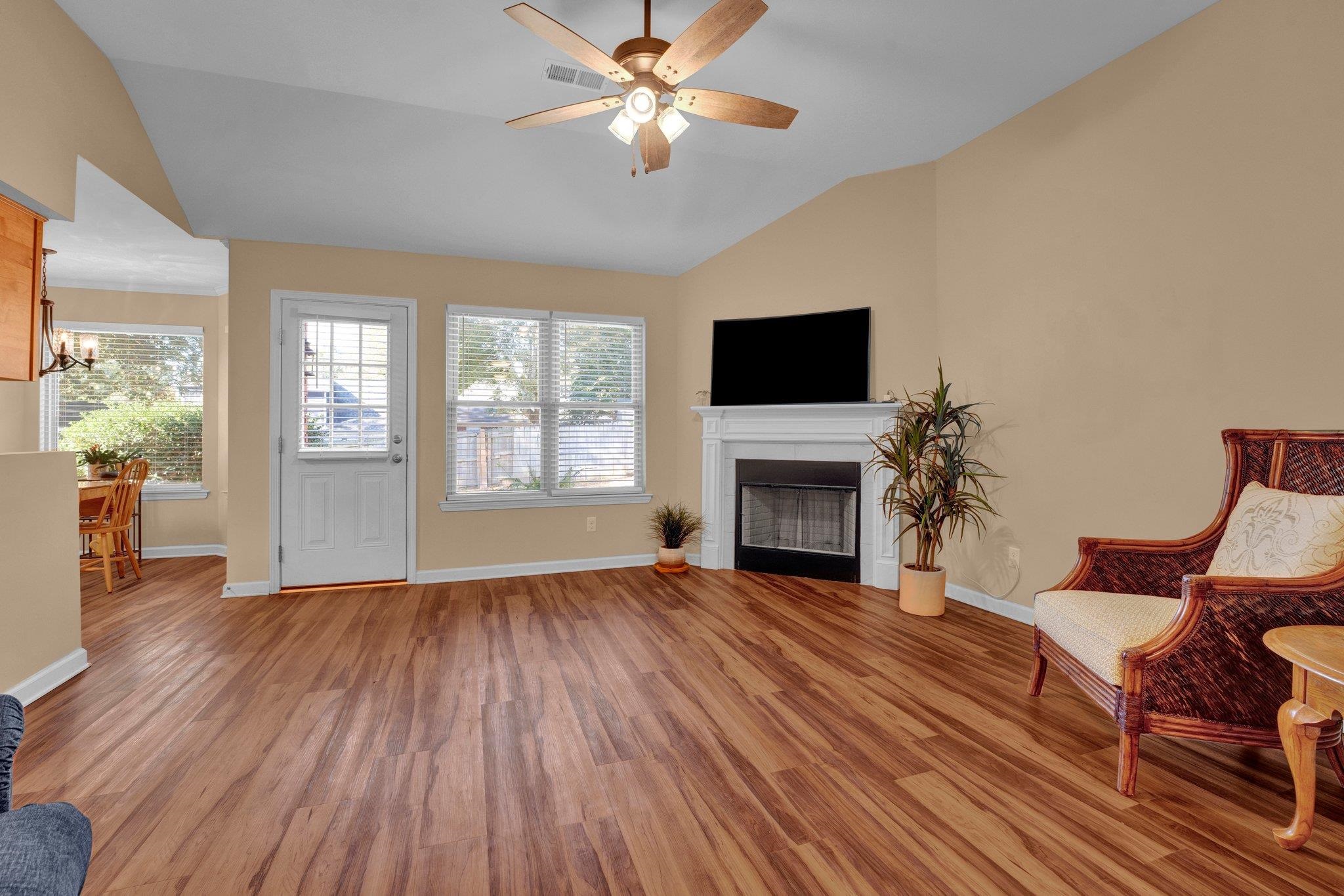 3107 ULTRAGREEN LN