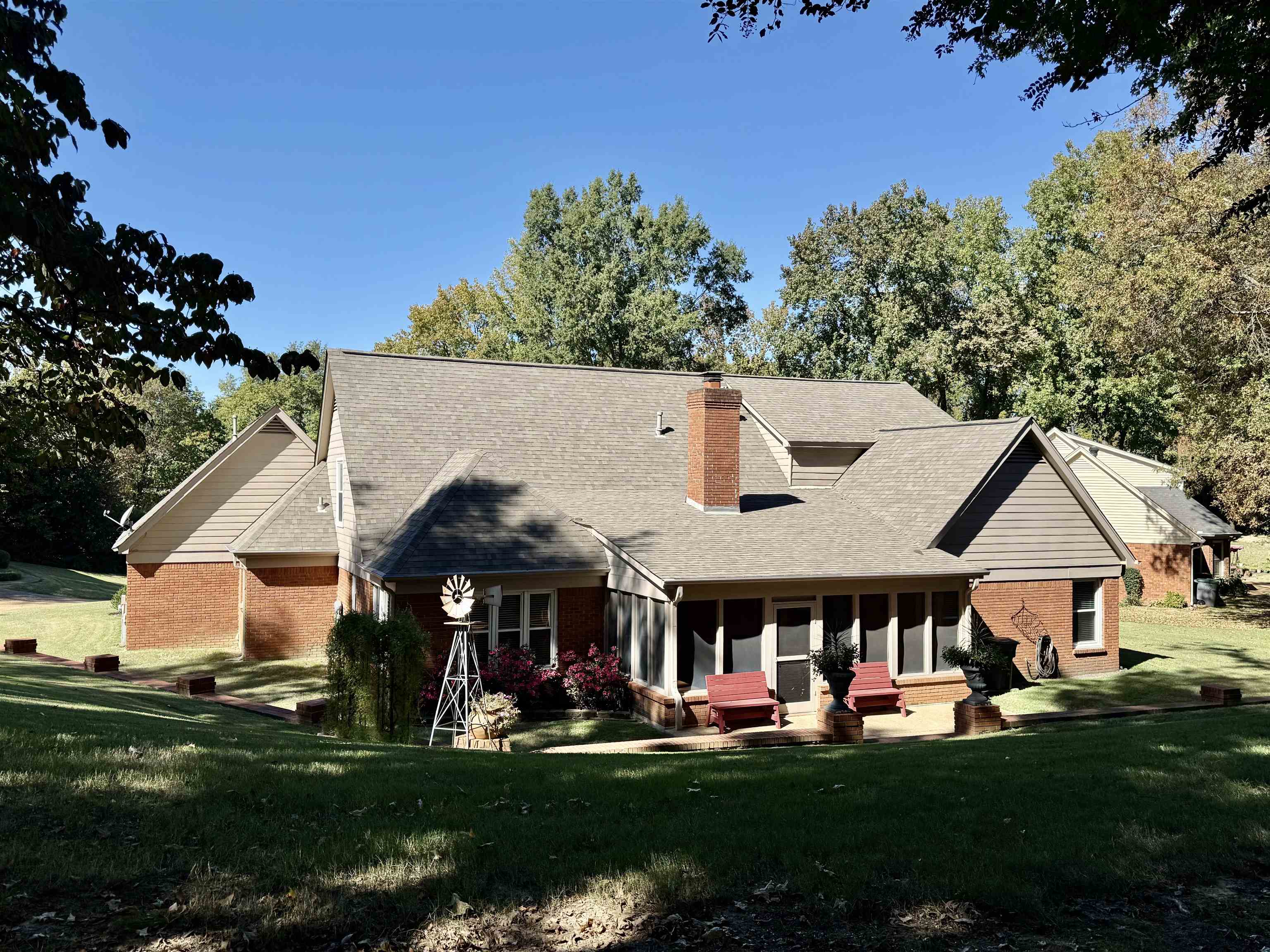 9427 MORNING WOODS CV