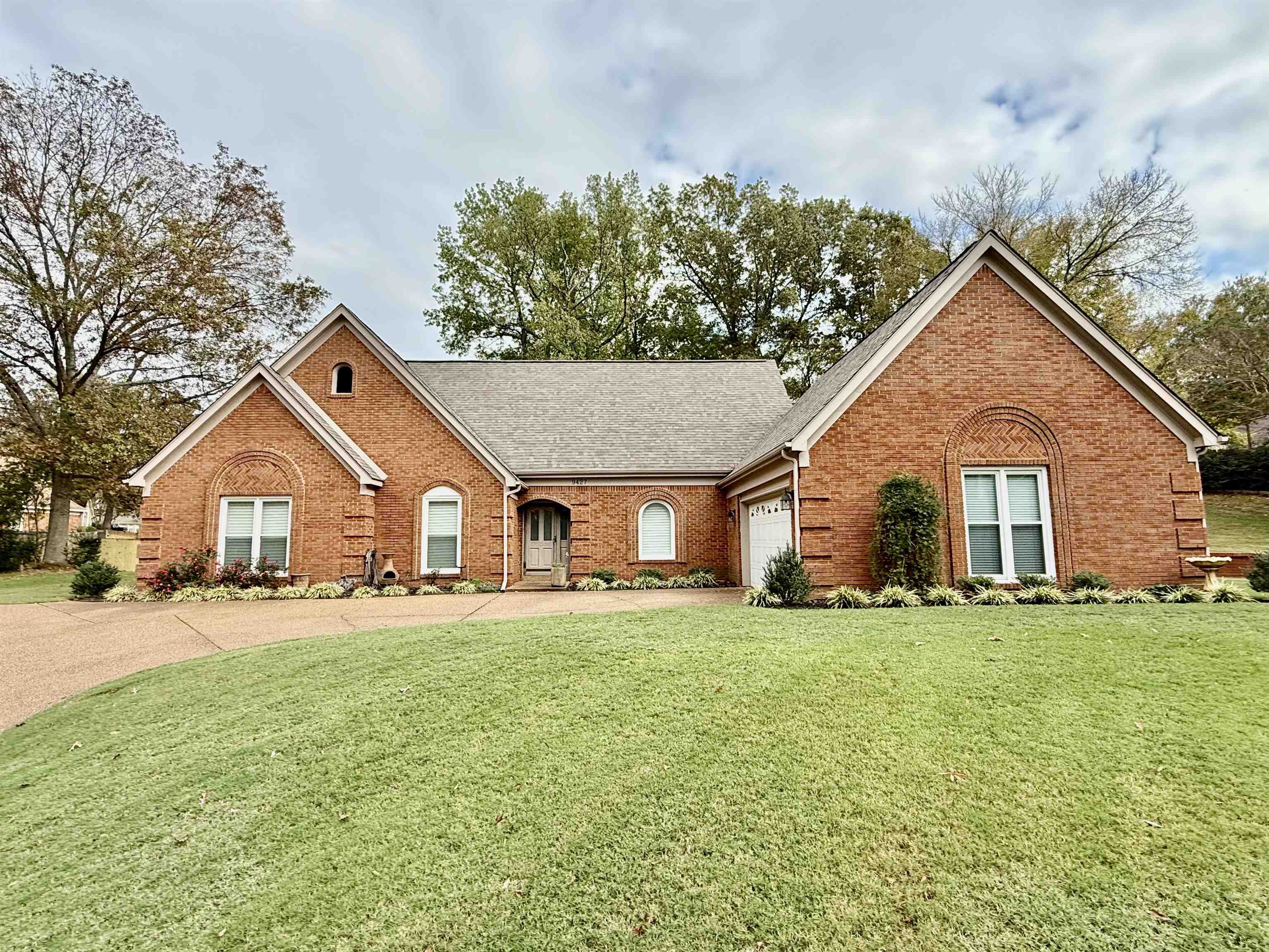 9427 MORNING WOODS CV