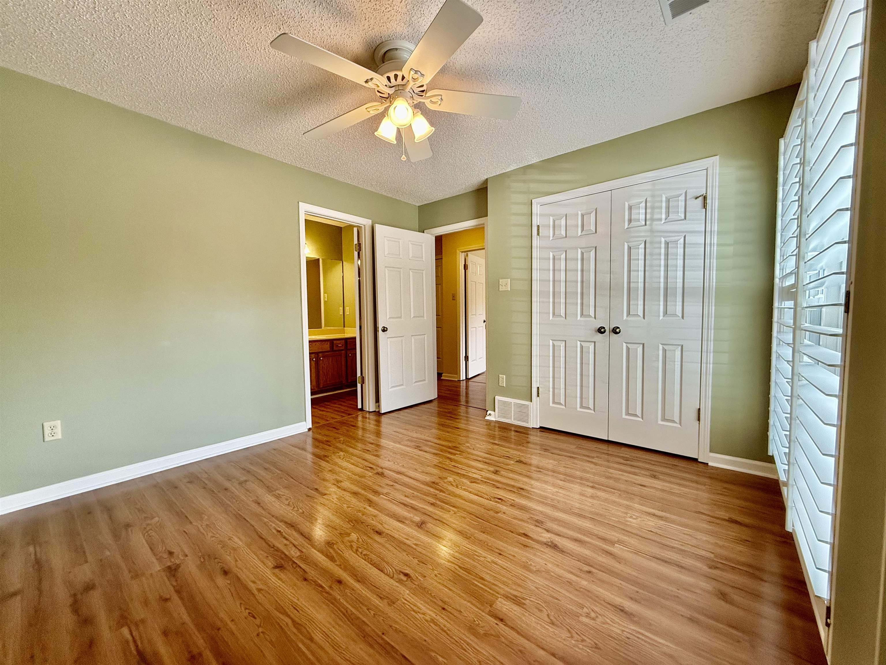 9427 MORNING WOODS CV