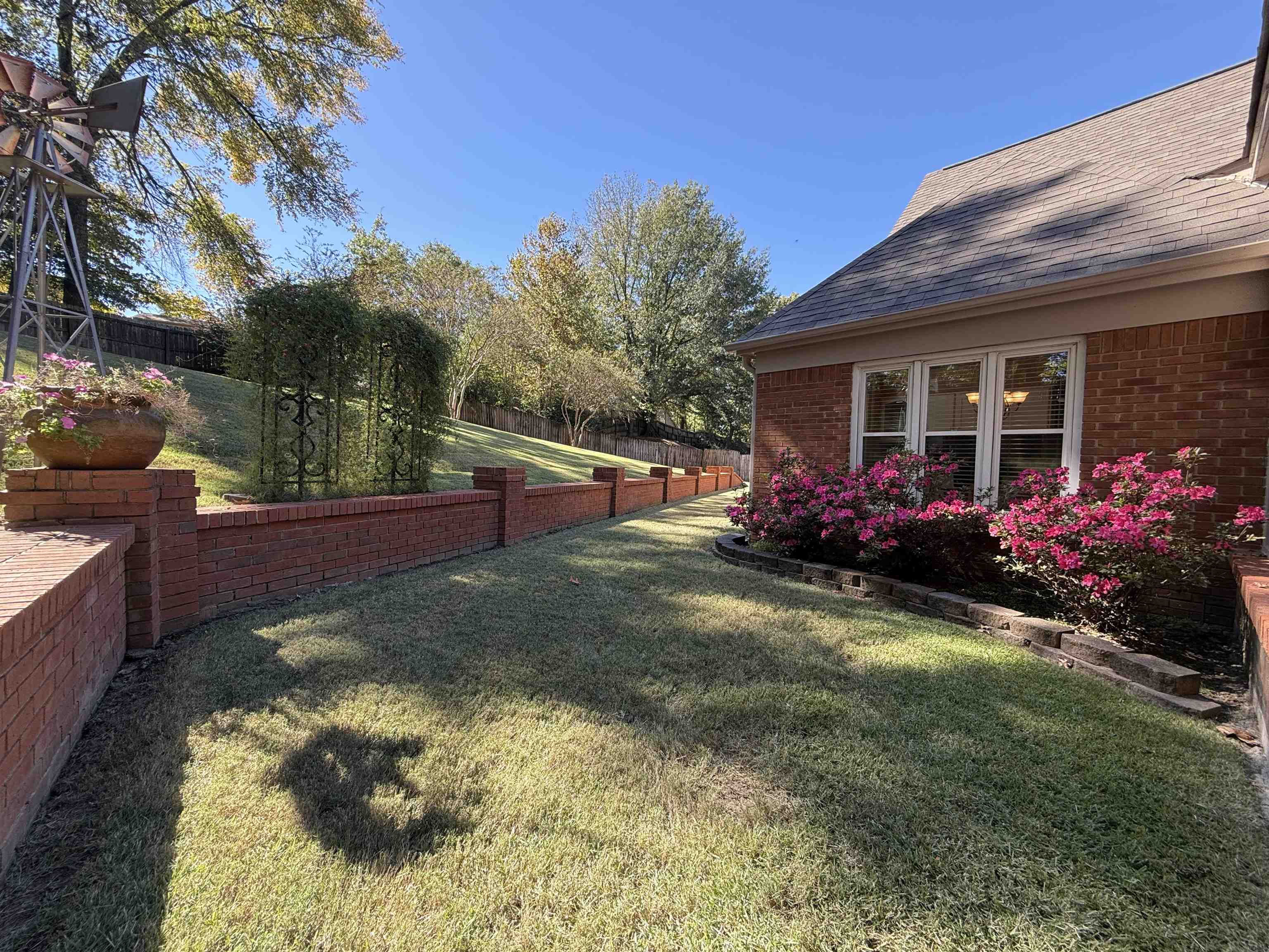 9427 MORNING WOODS CV