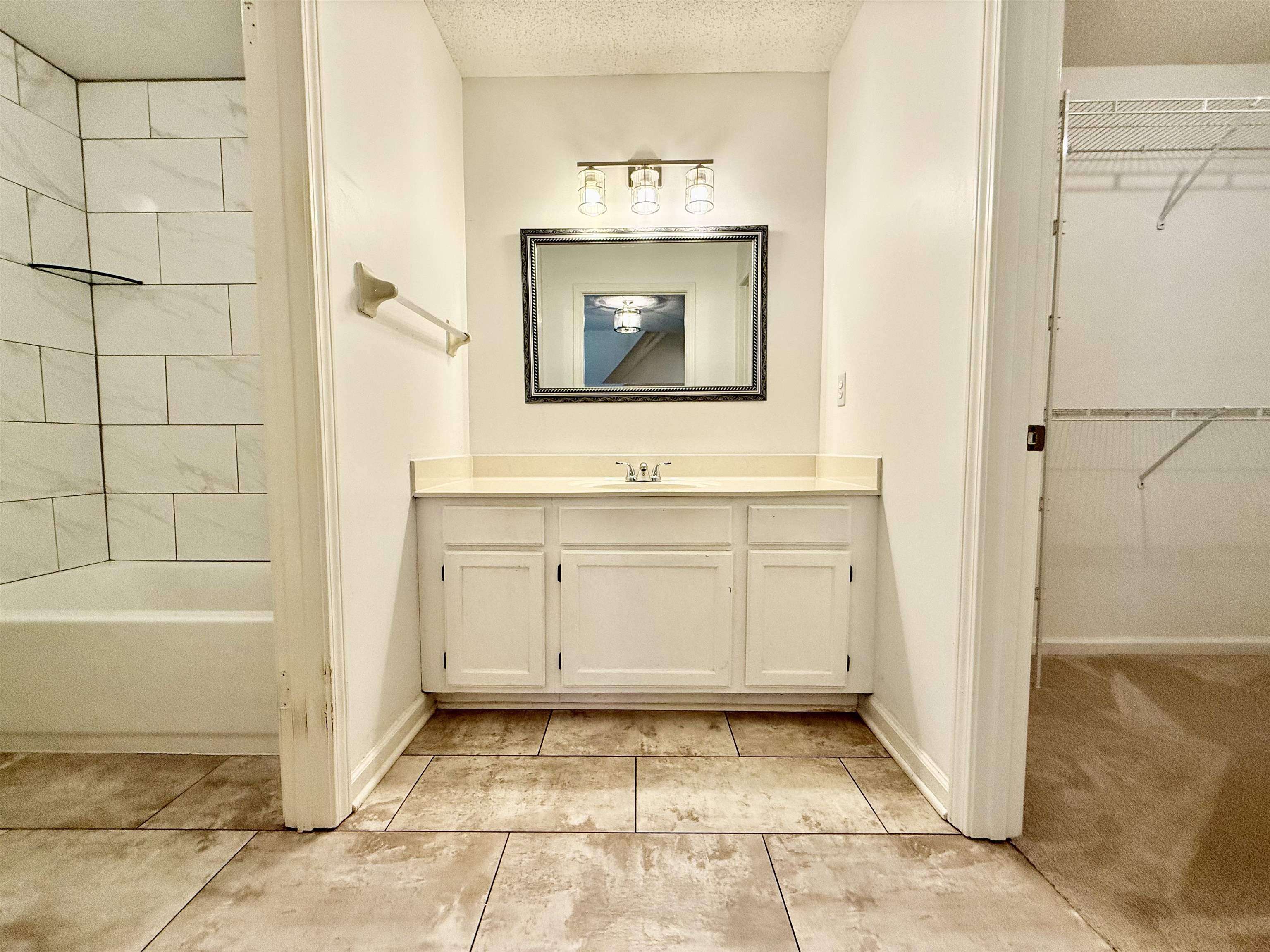 9427 MORNING WOODS CV