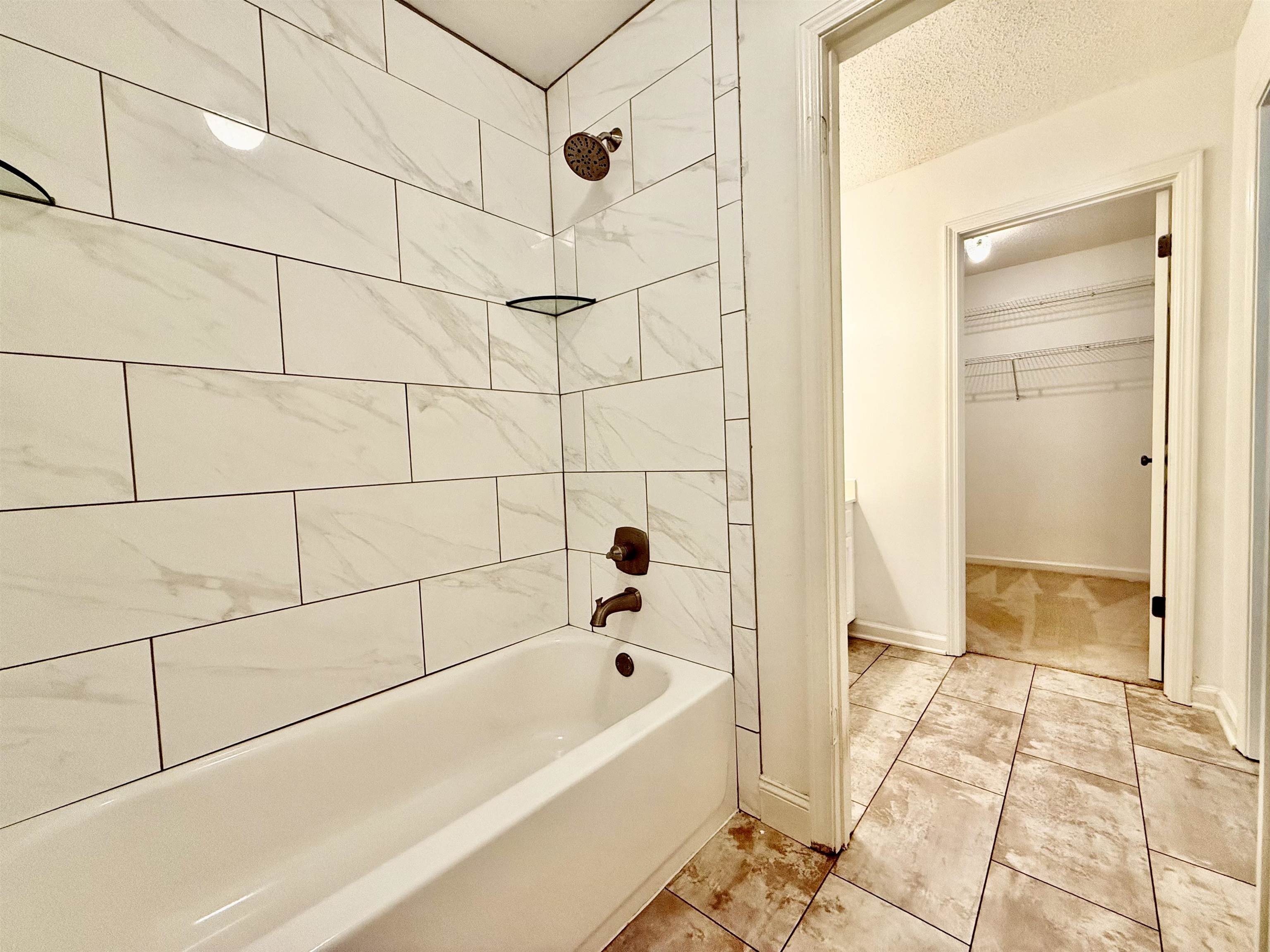 9427 MORNING WOODS CV