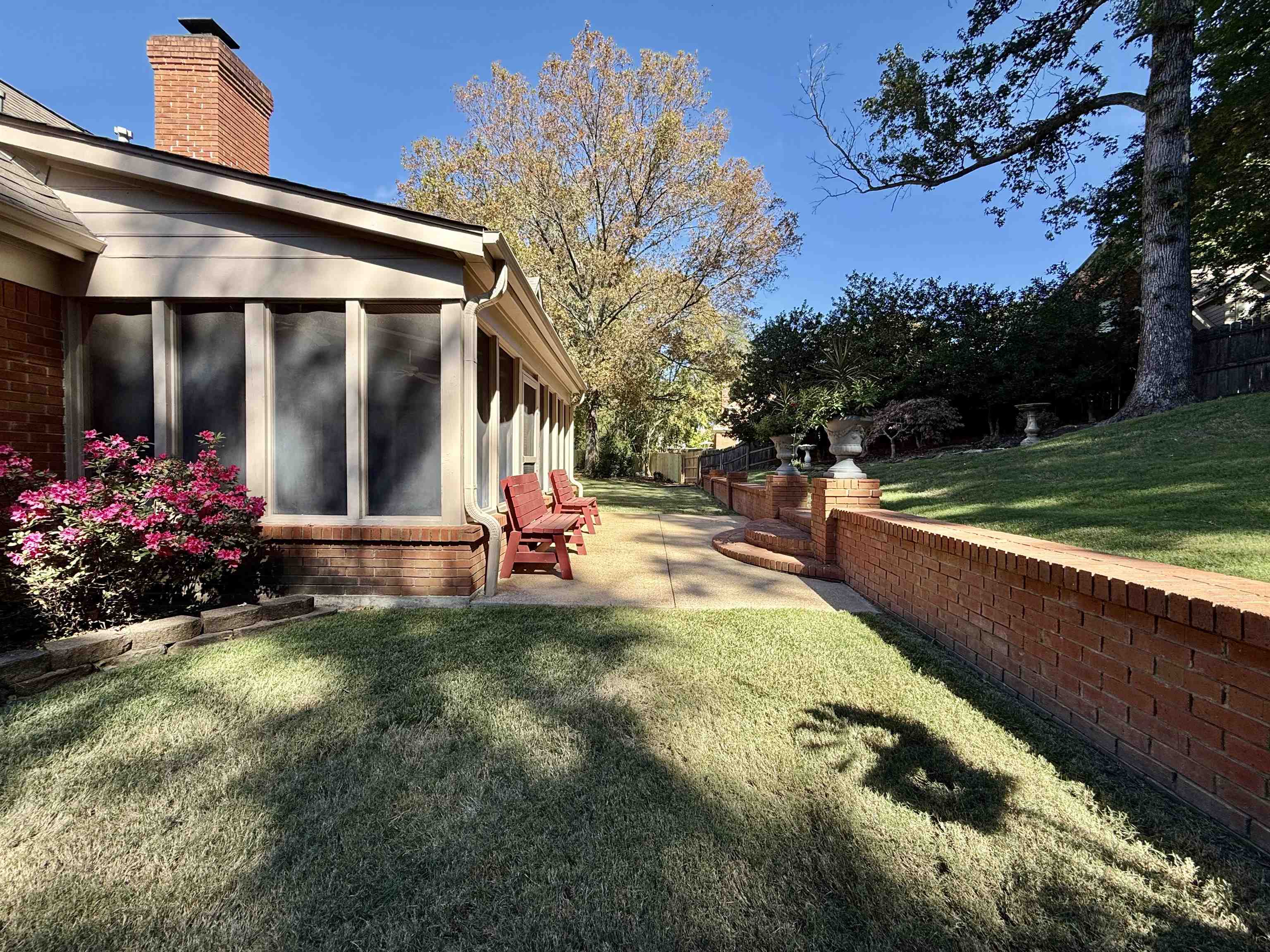 9427 MORNING WOODS CV