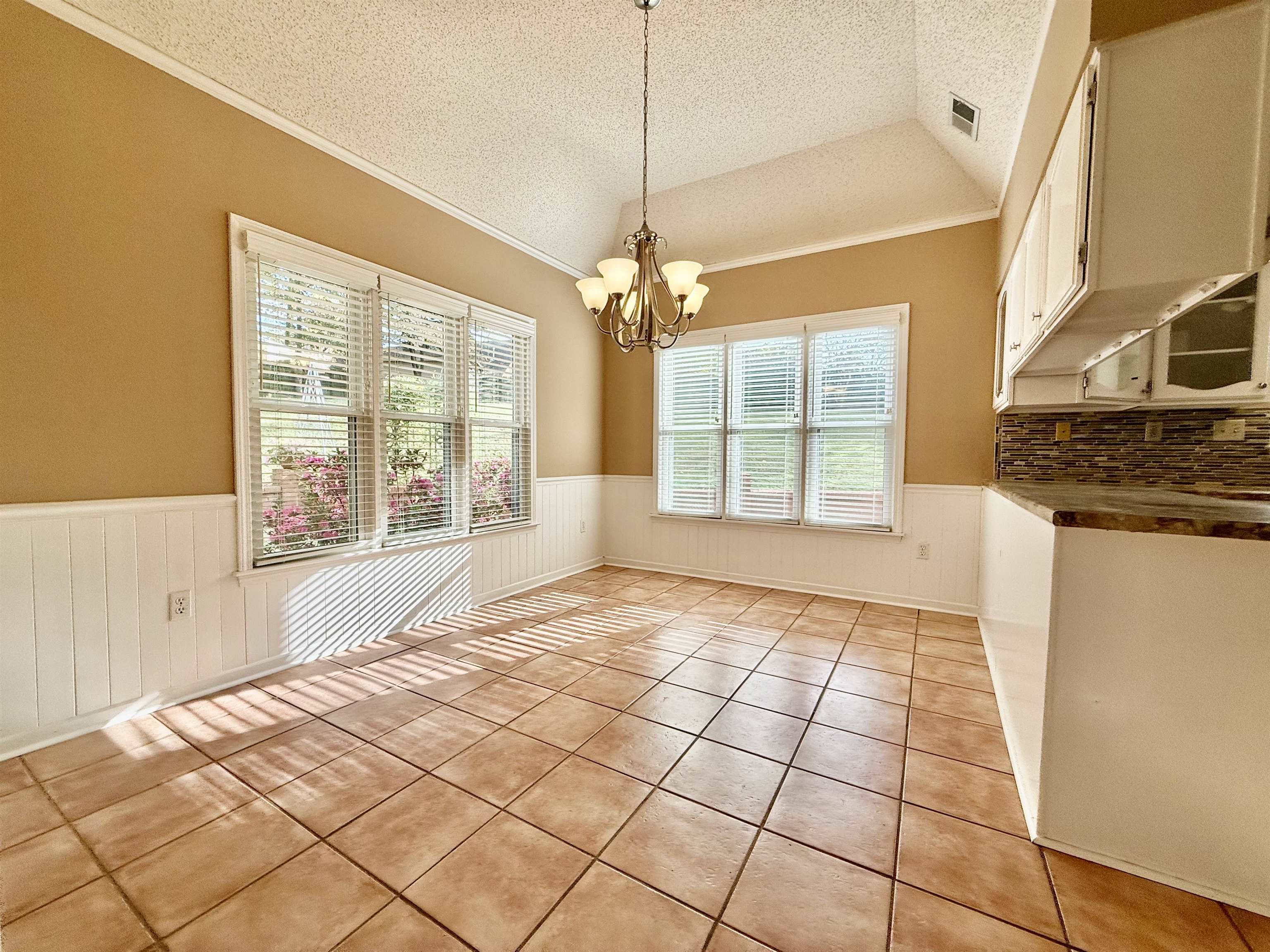 9427 MORNING WOODS CV